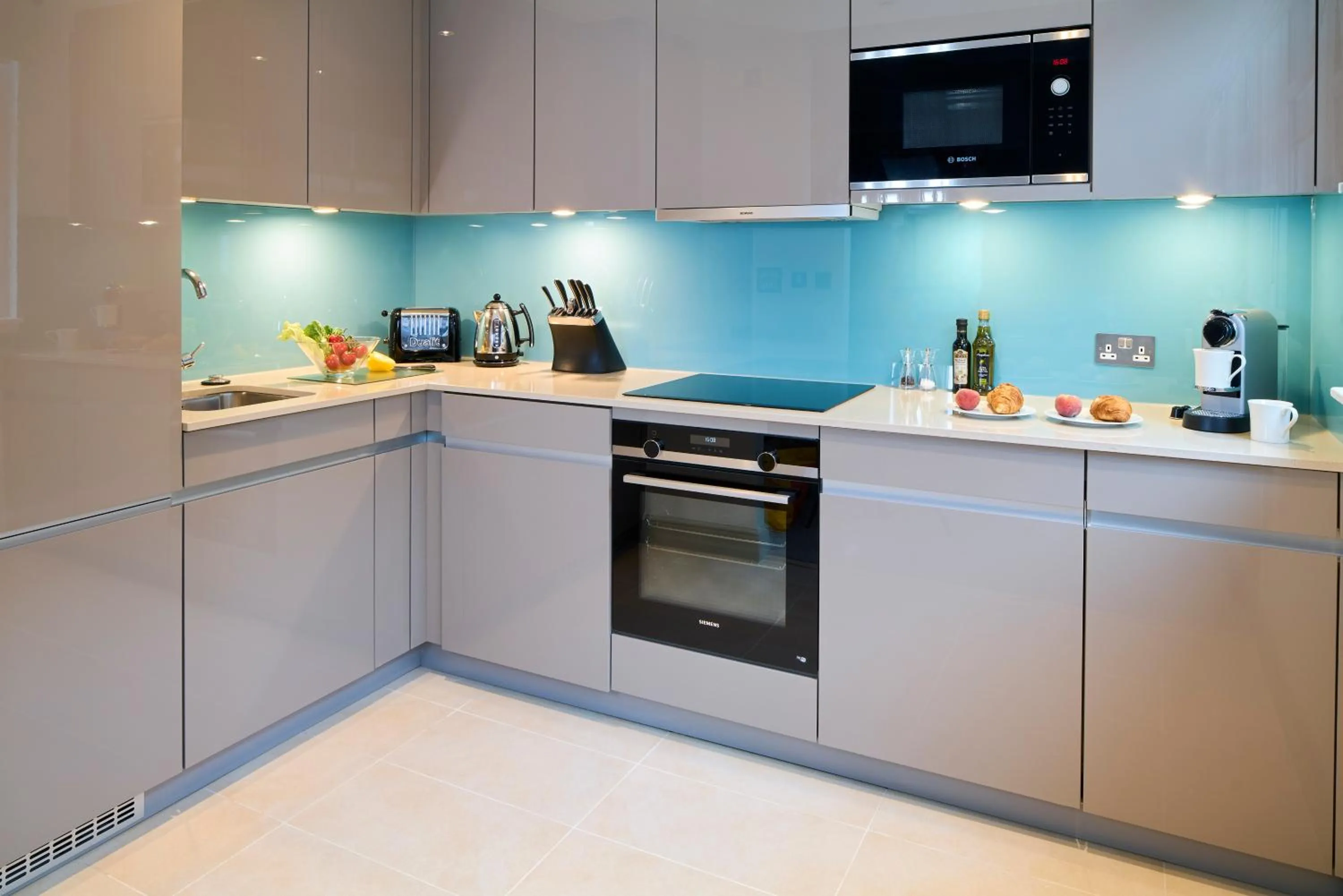 Coffee/tea facilities in Cheval Calico House