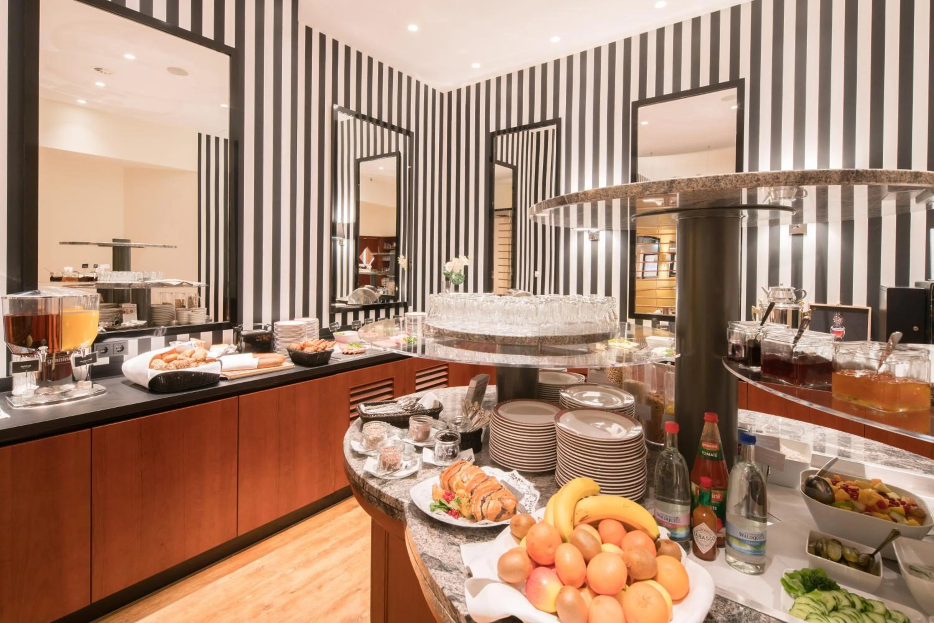 Dining area in Best Western Plus Hotel Excelsior