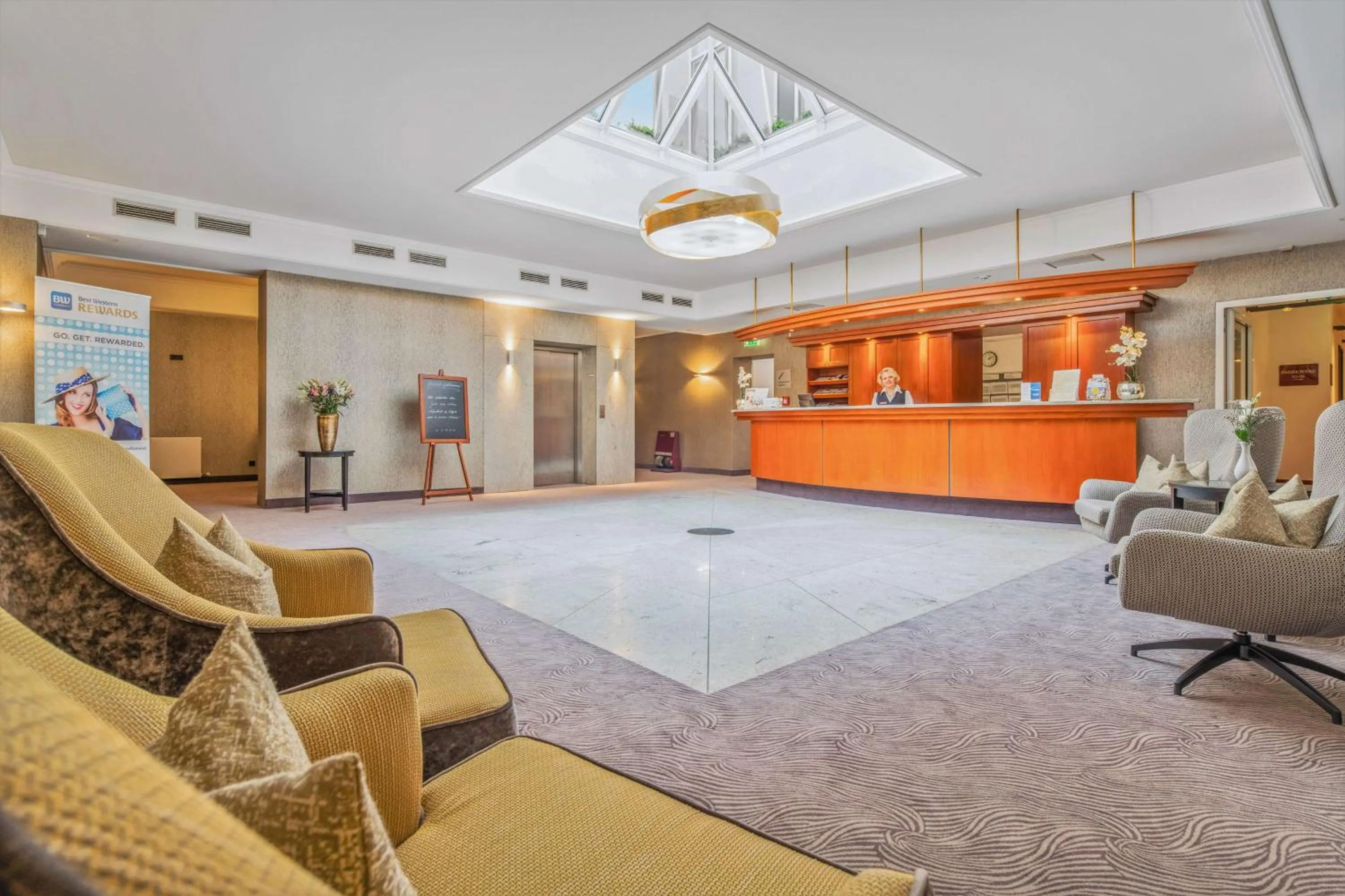 Lobby or reception in Best Western Plus Hotel Excelsior