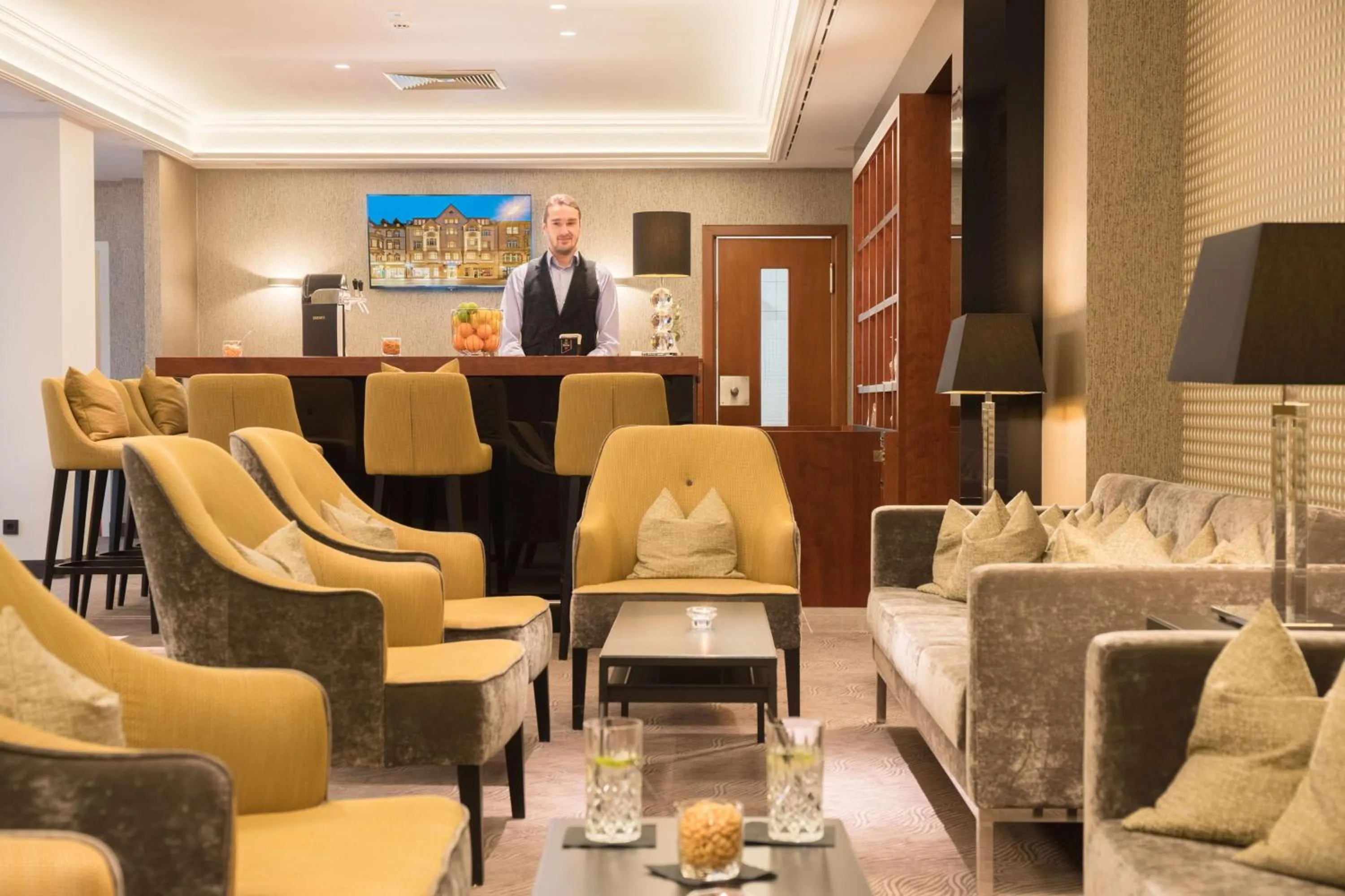 Lounge or bar in Best Western Plus Hotel Excelsior