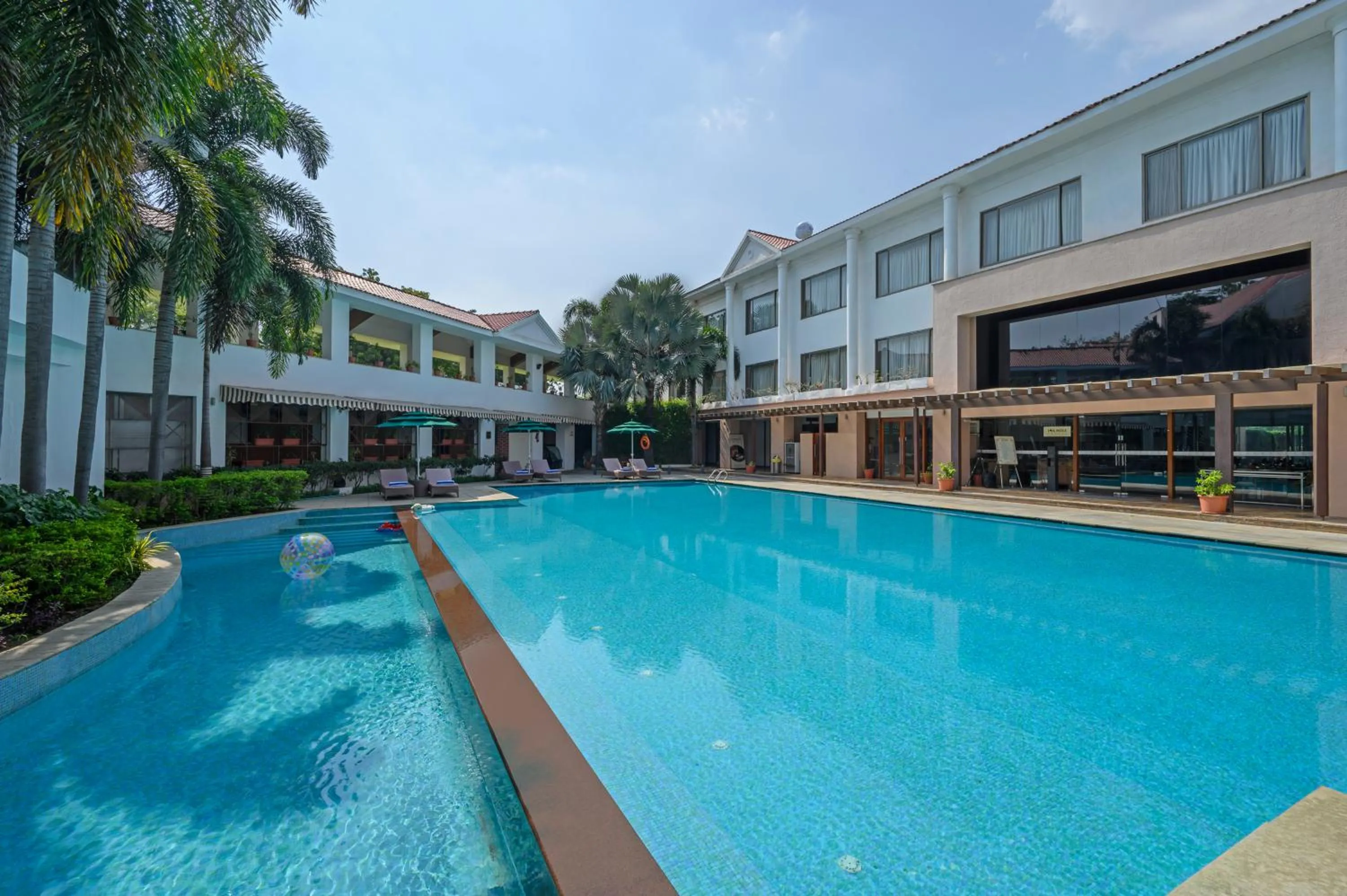 Swimming pool in Club Mahindra Kensville