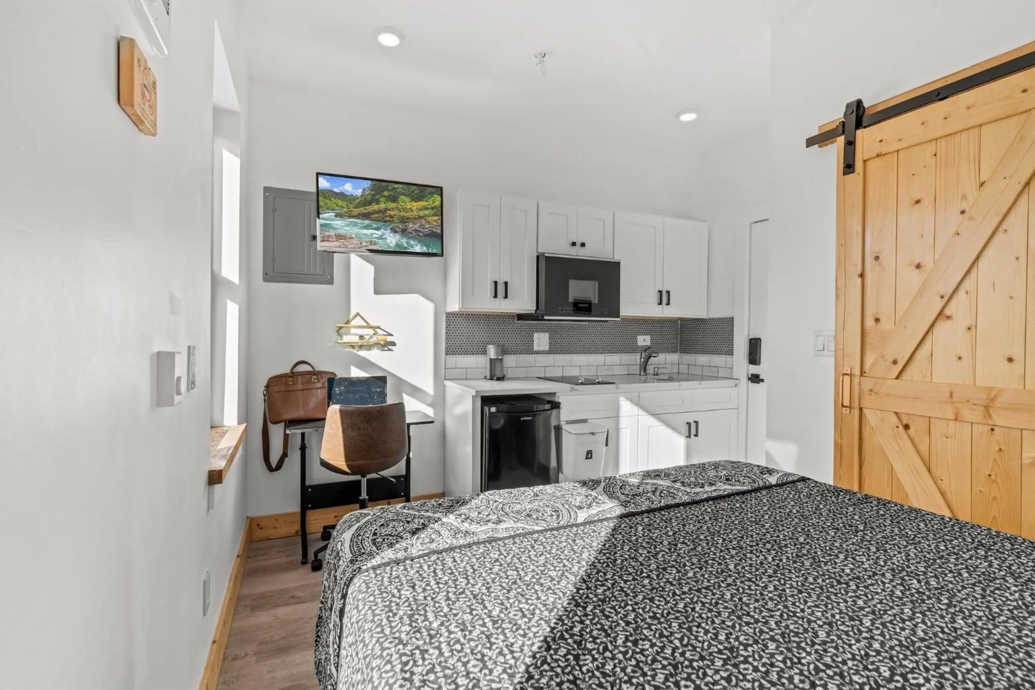 Photo of the whole room in Goodseed Suites Philadephia Center