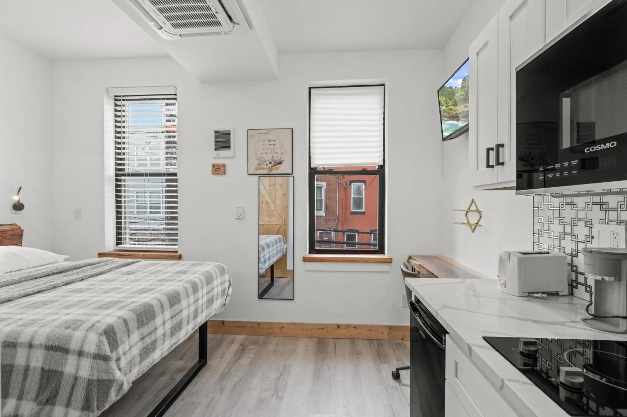 Photo of the whole room in Goodseed Suites Philadephia Center