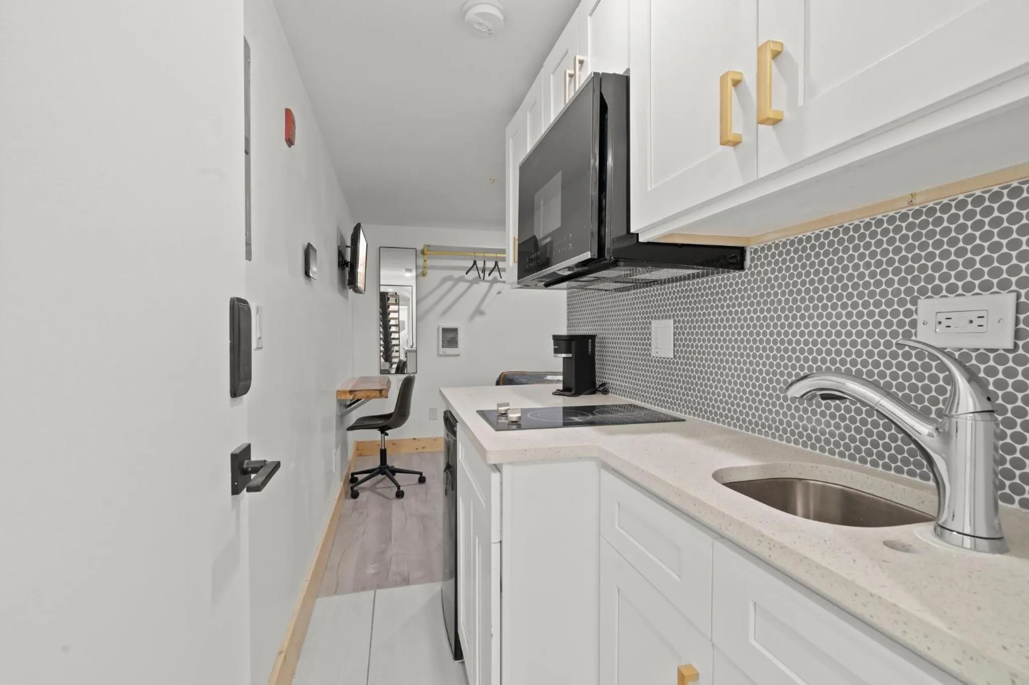 Kitchen or kitchenette in Goodseed Suites Philadephia Center