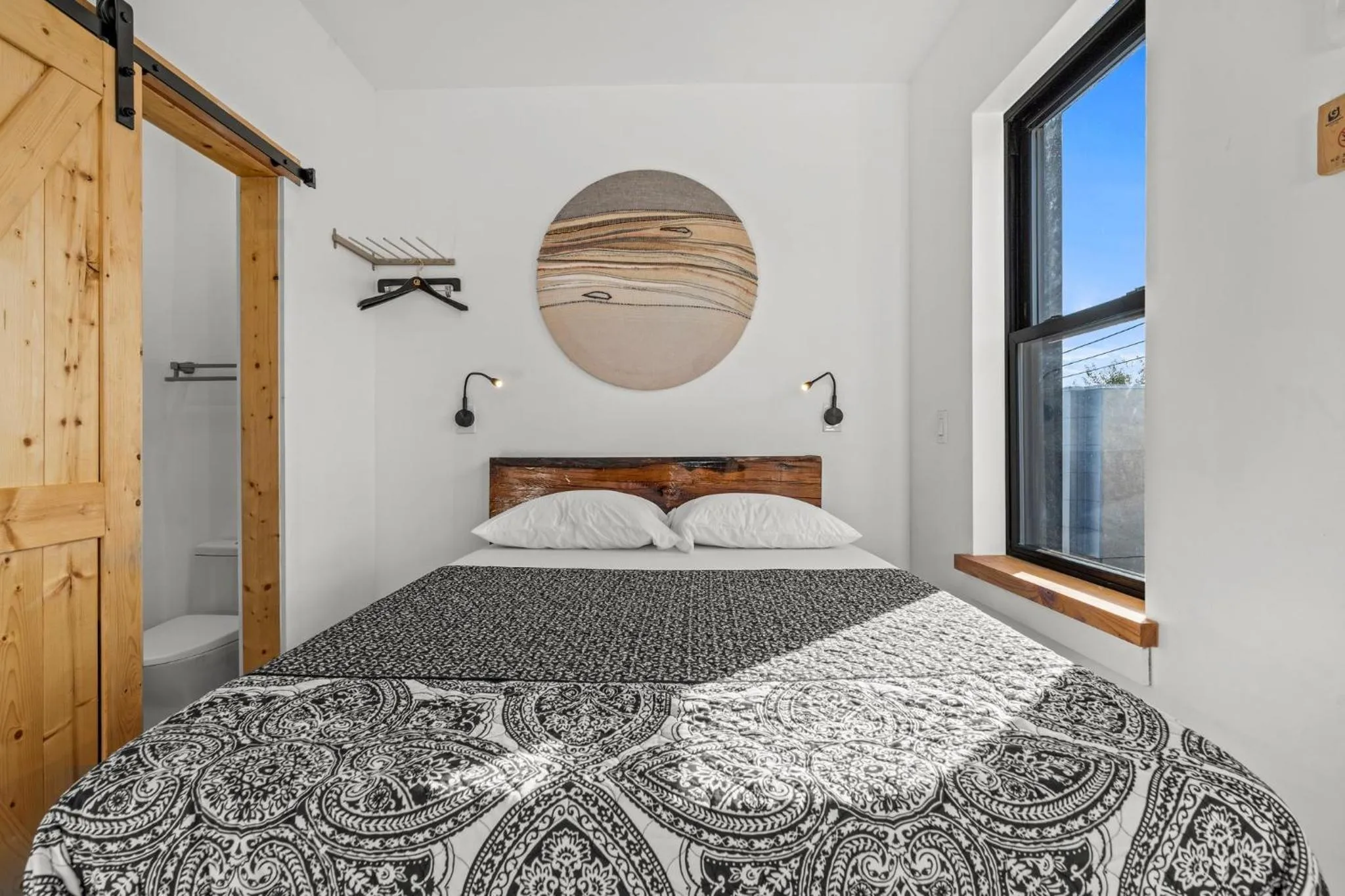 Bed in Goodseed Suites Philadephia Center