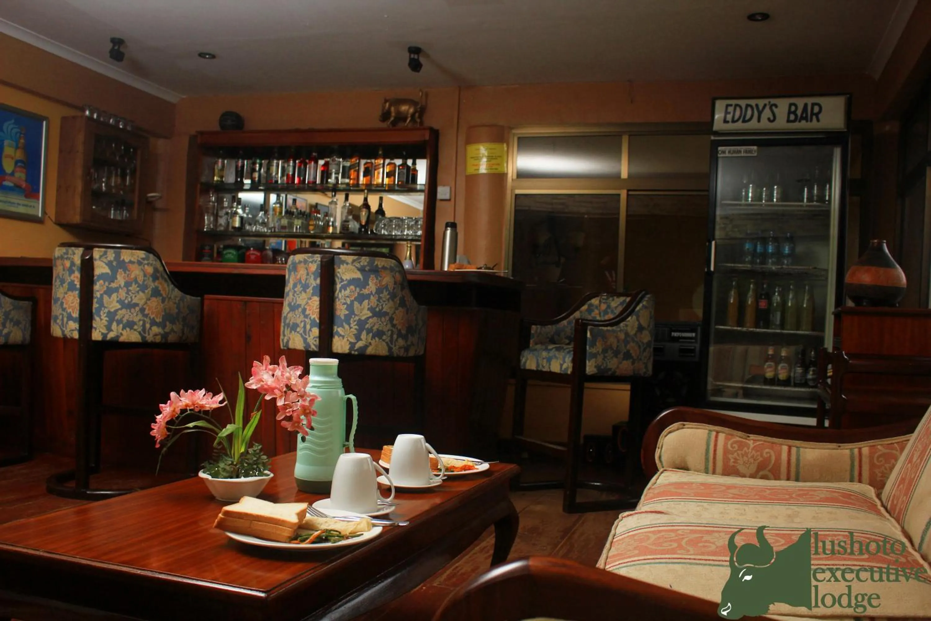 Restaurant/places to eat in LUSHOTO EXECUTIVE LODGE