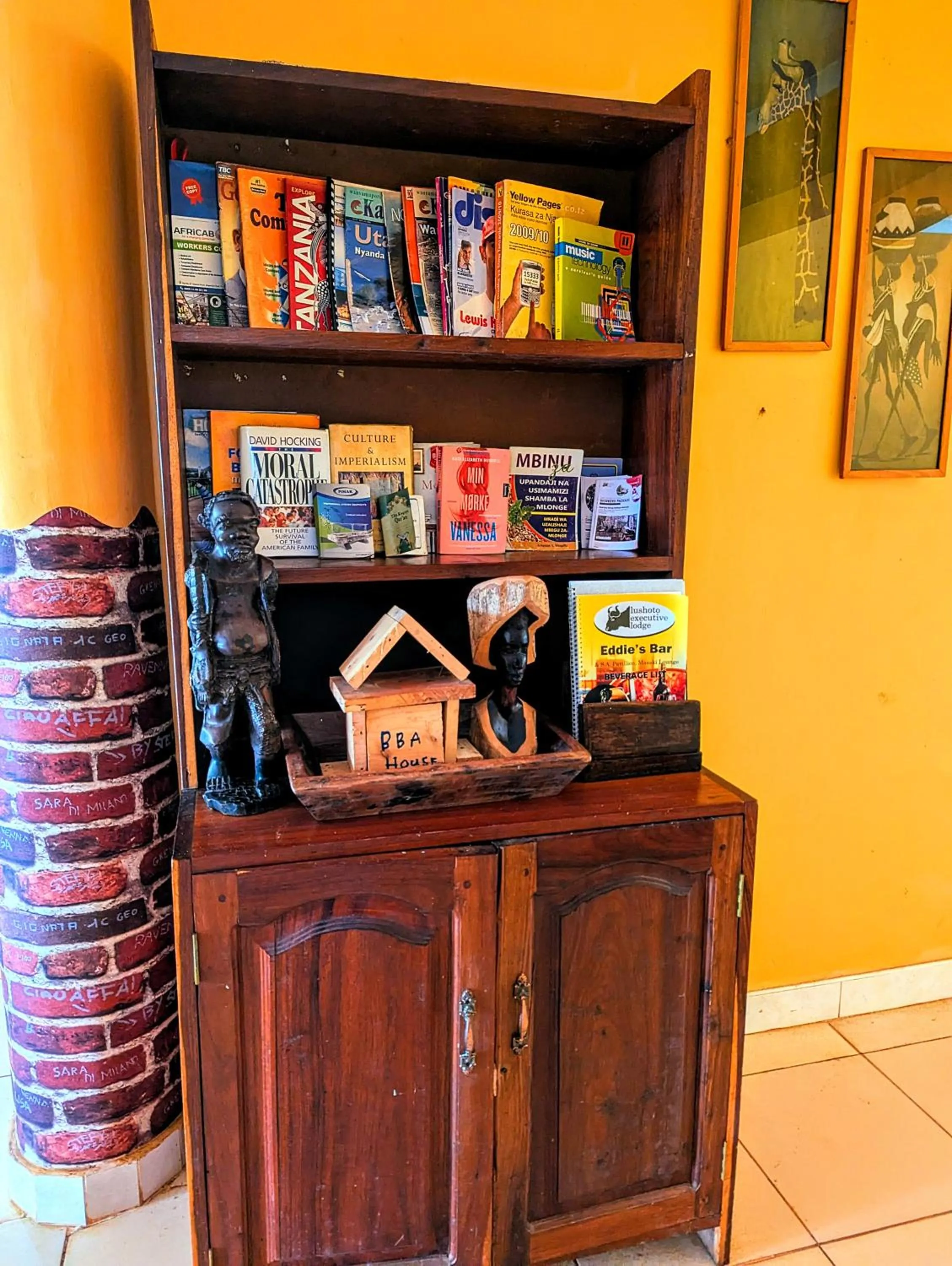 Library in LUSHOTO EXECUTIVE LODGE