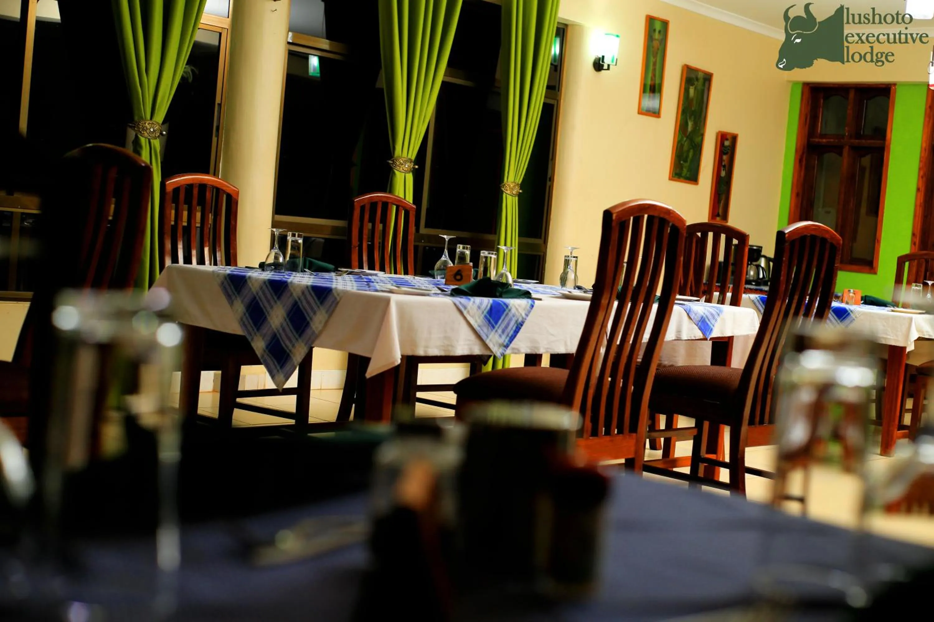 Restaurant/places to eat in LUSHOTO EXECUTIVE LODGE