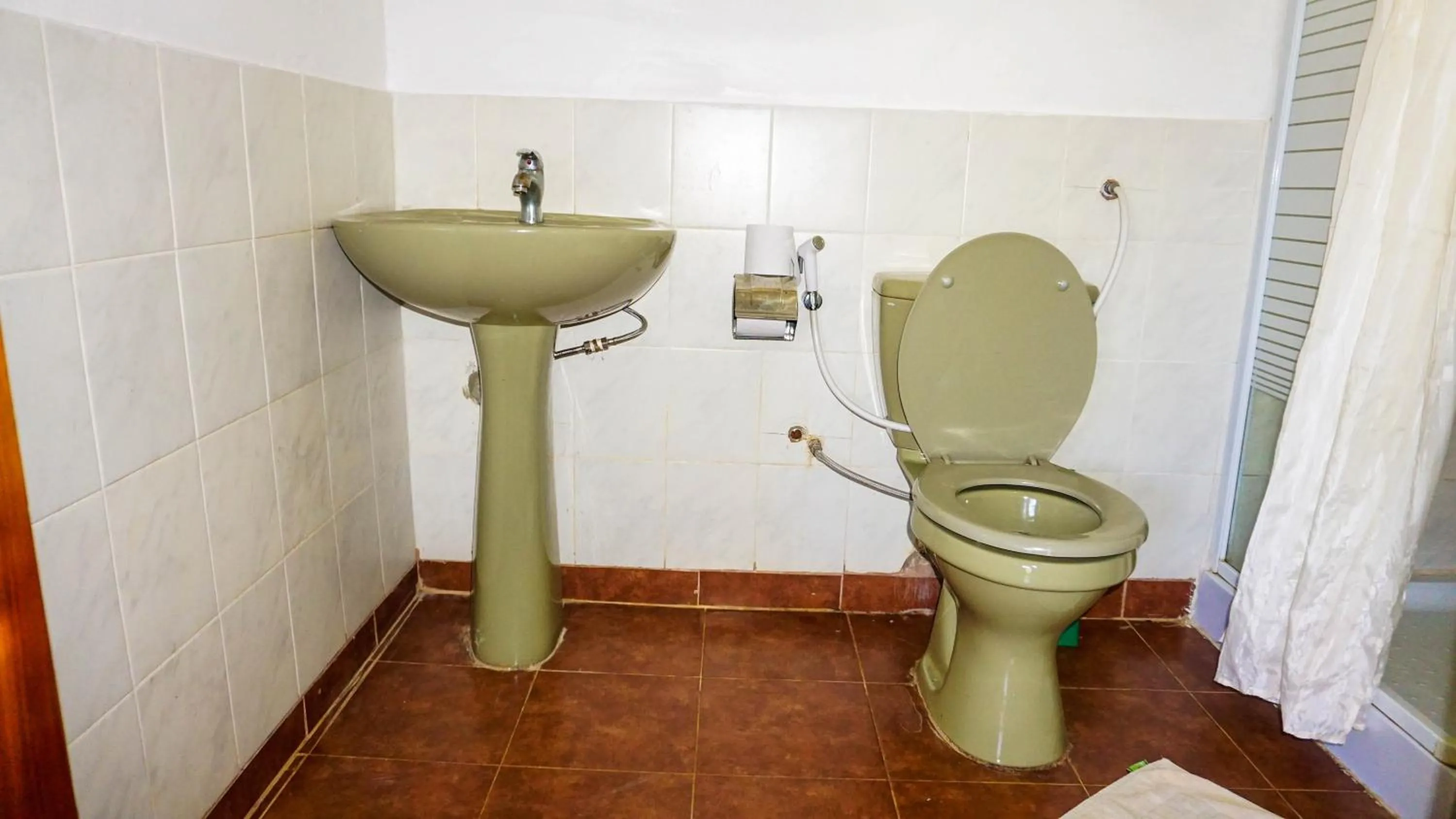 Toilet in LUSHOTO EXECUTIVE LODGE