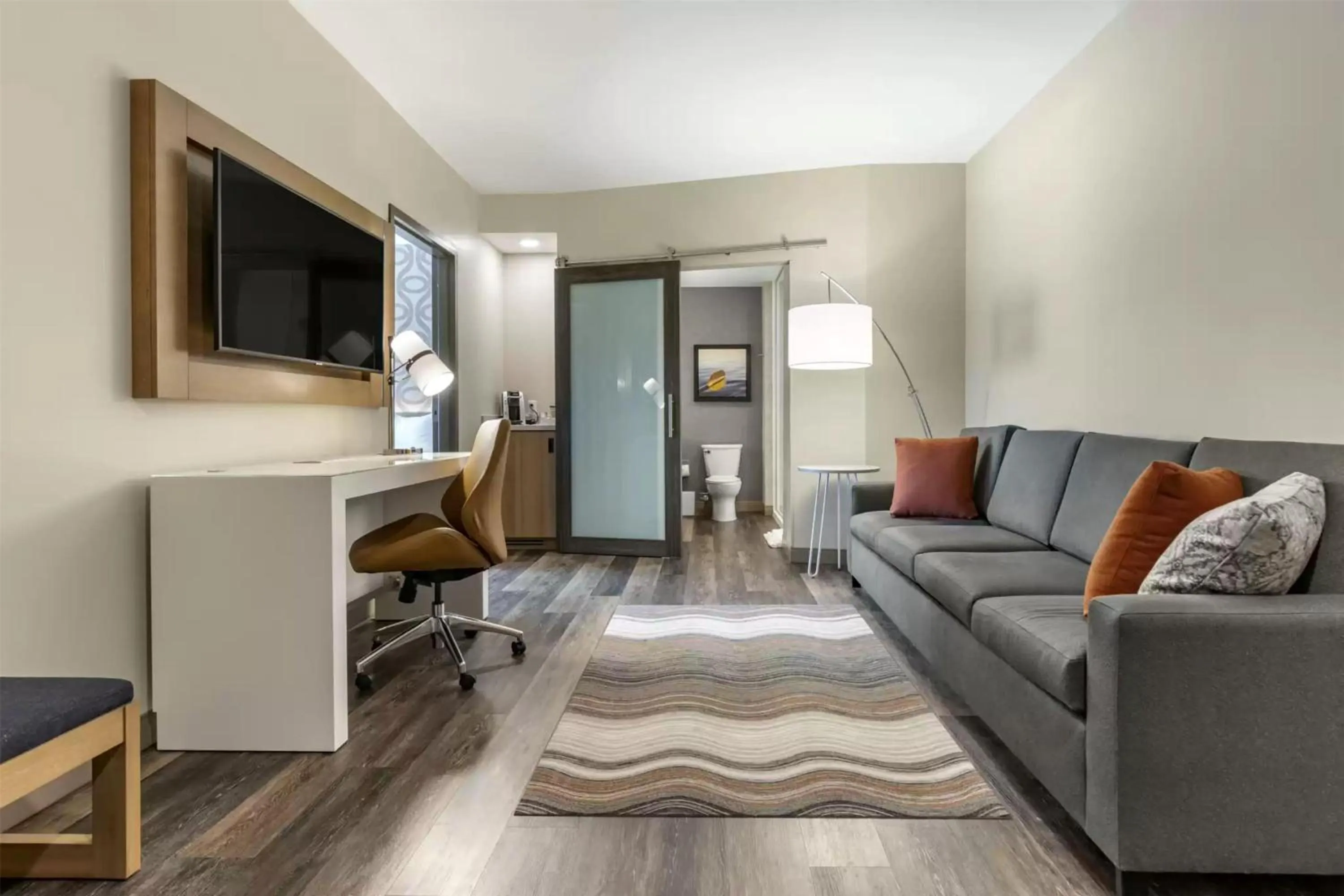 Bedroom in DoubleTree by Hilton Greenville Woodruff Road