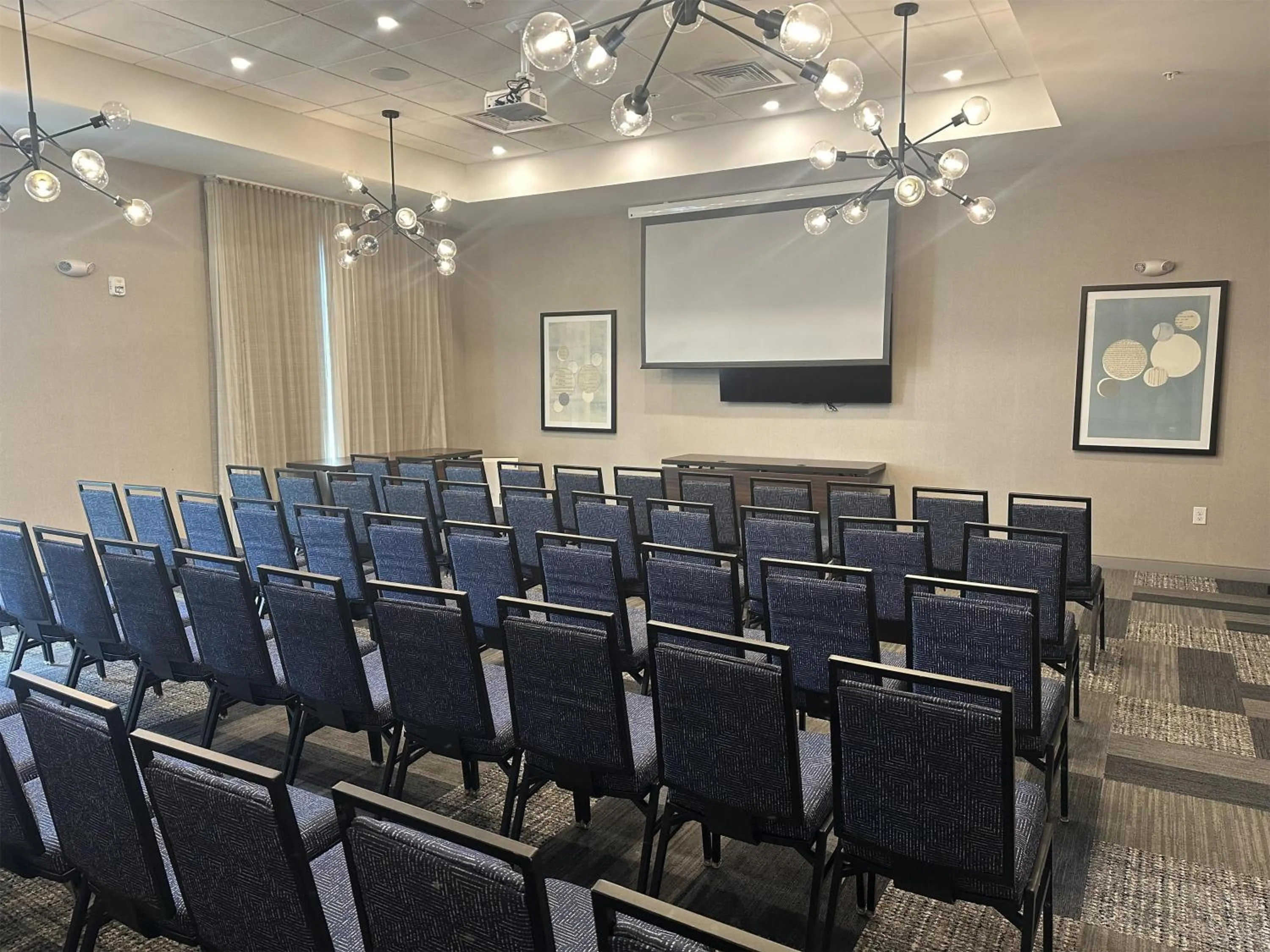 Meeting/conference room in DoubleTree by Hilton Greenville Woodruff Road