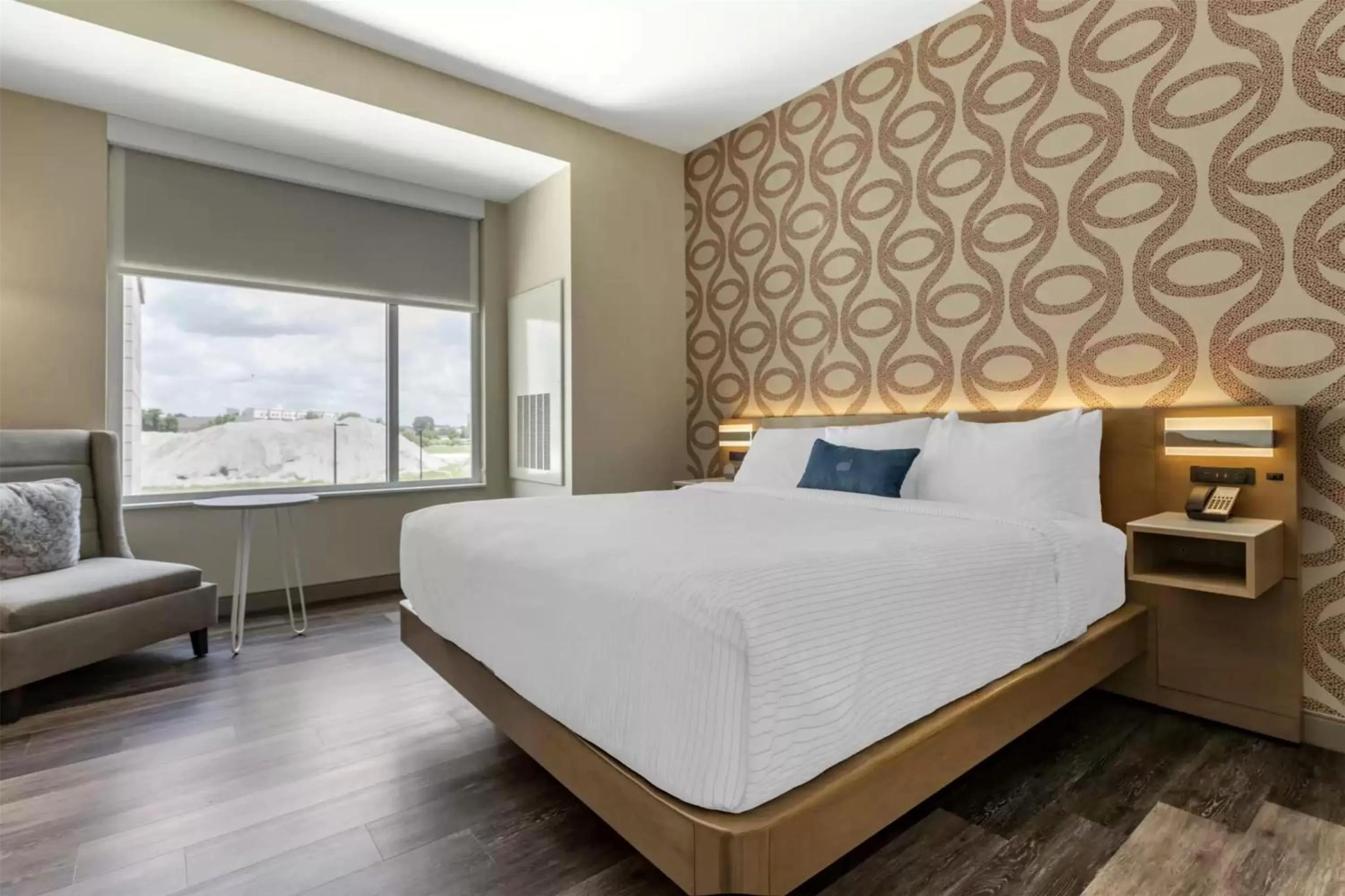 Bed in DoubleTree by Hilton Greenville Woodruff Road