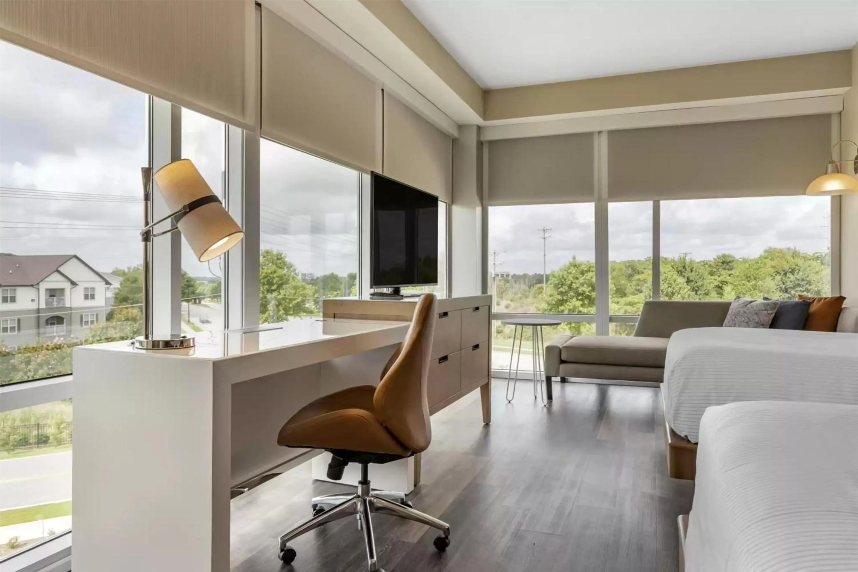 Bedroom in DoubleTree by Hilton Greenville Woodruff Road