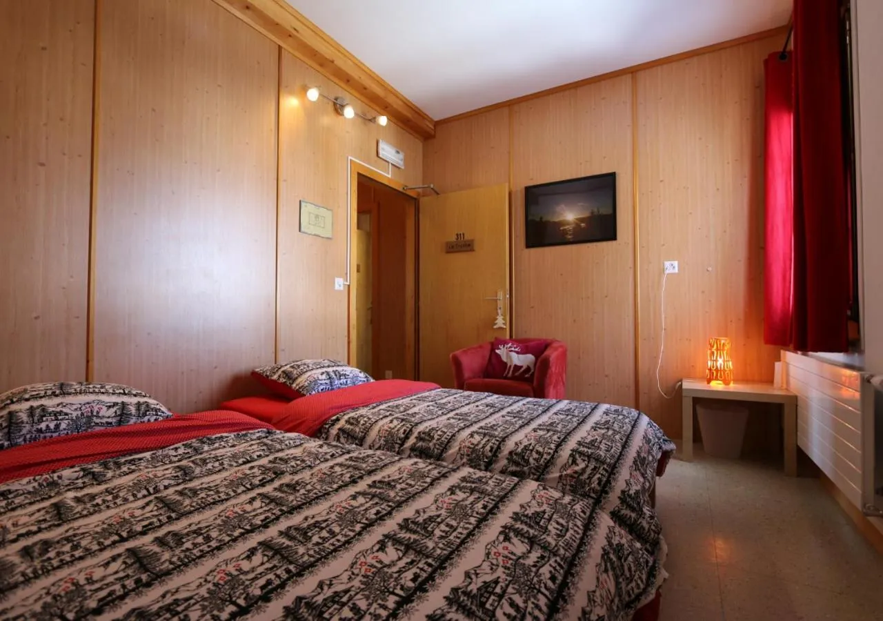 Photo of the whole room, Bed in Maison de Montagne de Bretaye accès par le train arrêt Bouquetin