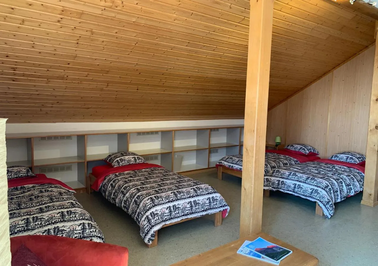 Bed in Maison de Montagne de Bretaye accès par le train arrêt Bouquetin