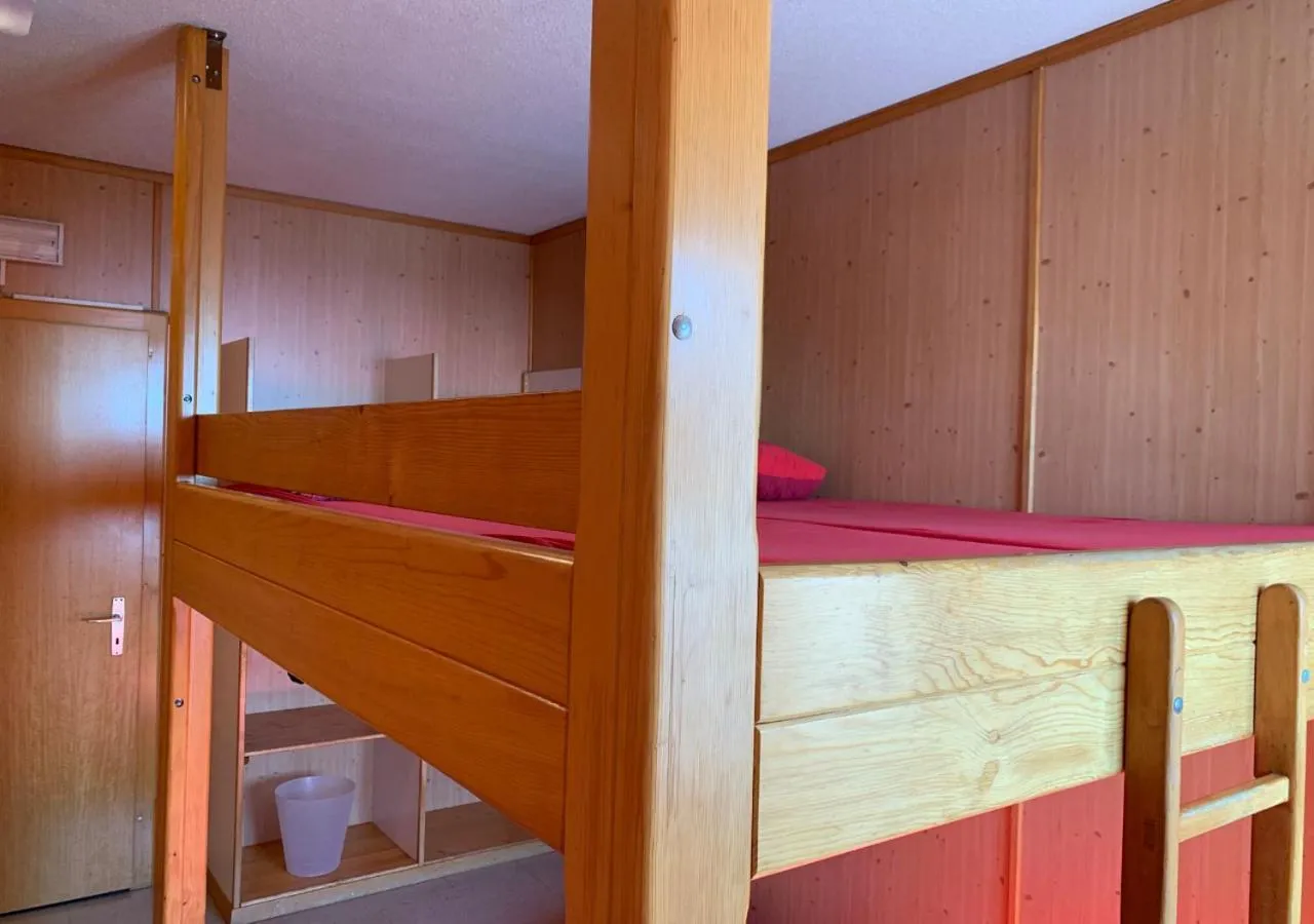 bunk bed, Bed in Maison de Montagne de Bretaye accès par le train arrêt Bouquetin
