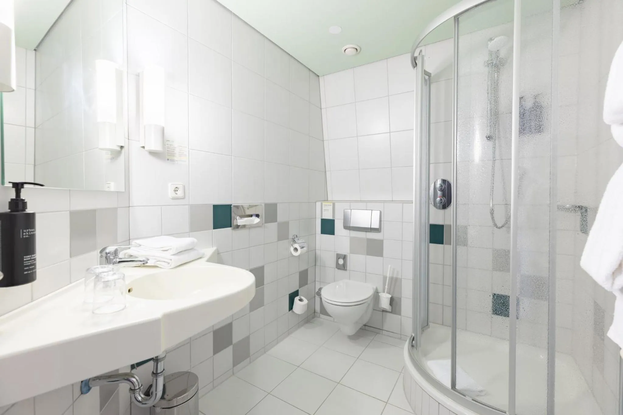Bathroom in Garner Hotel Cologne East by IHG