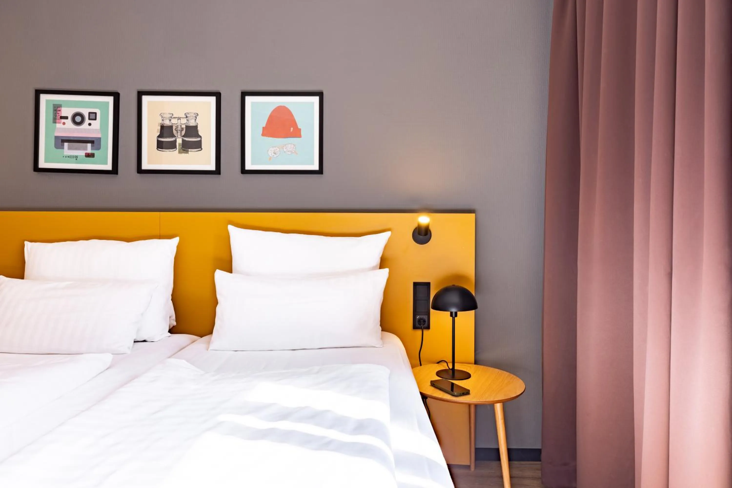 Photo of the whole room, Bed in Garner Hotel Cologne East by IHG