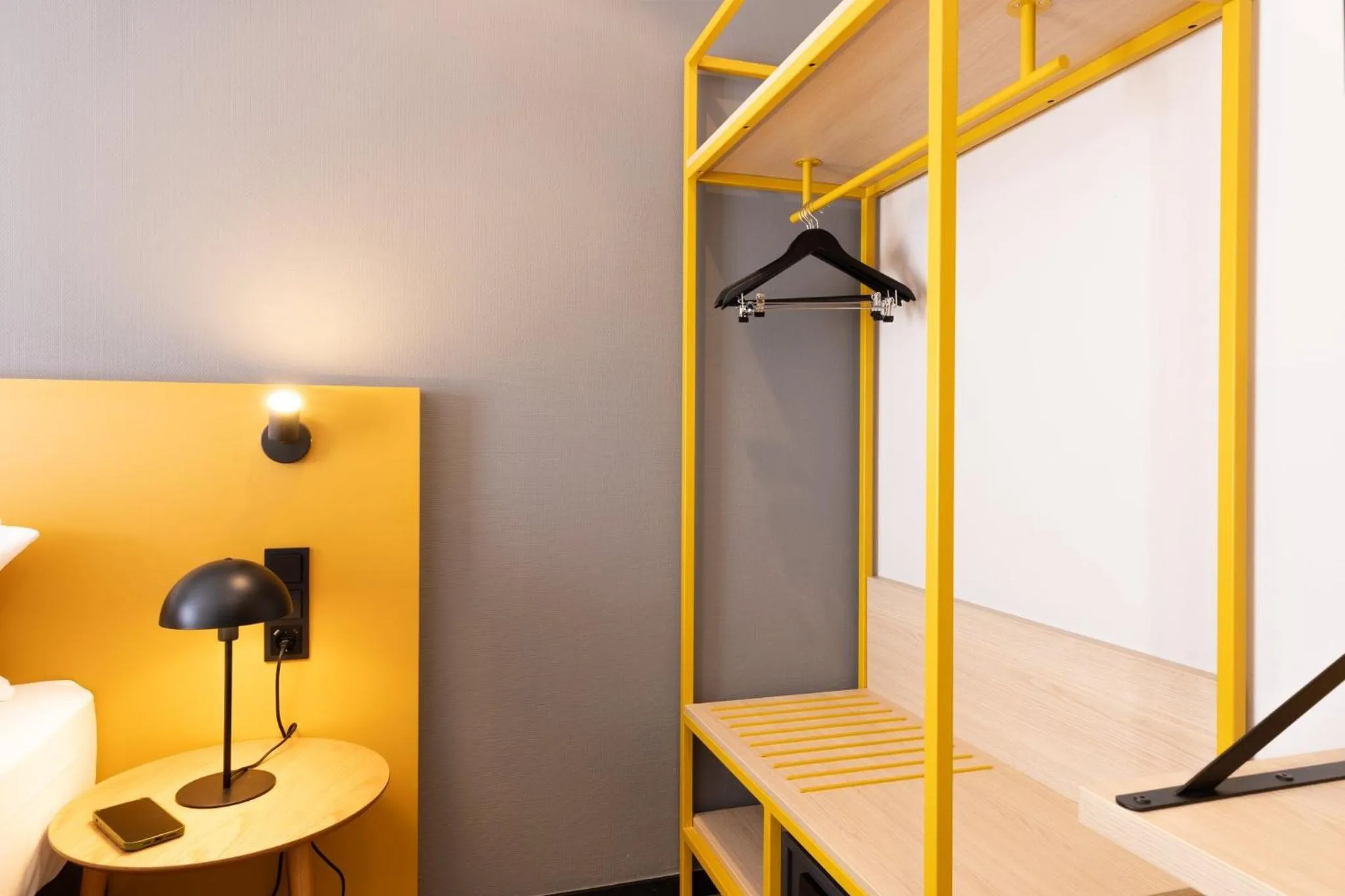 Photo of the whole room in Garner Hotel Cologne East by IHG