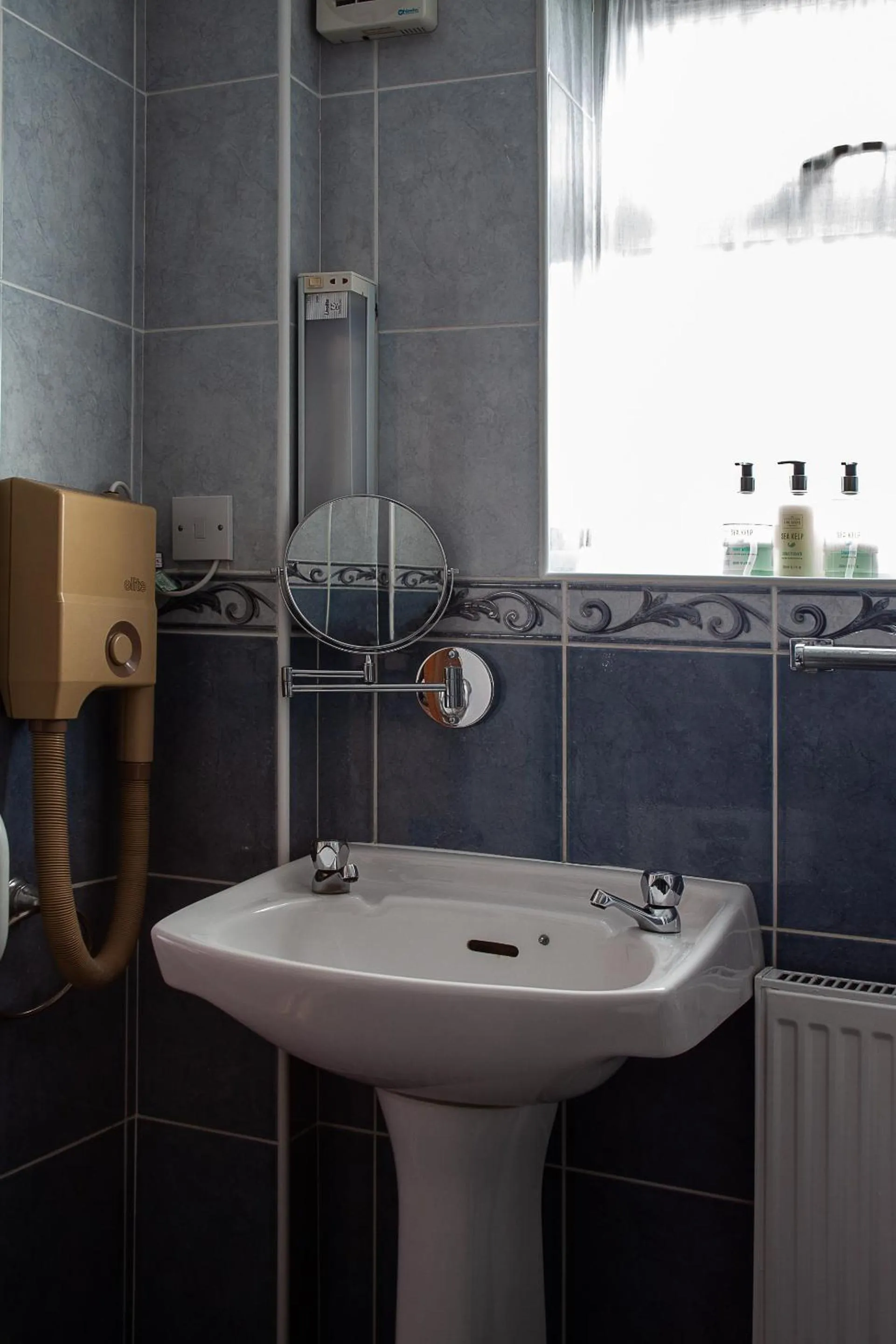 Bedroom in Oliver Twist Country Inn