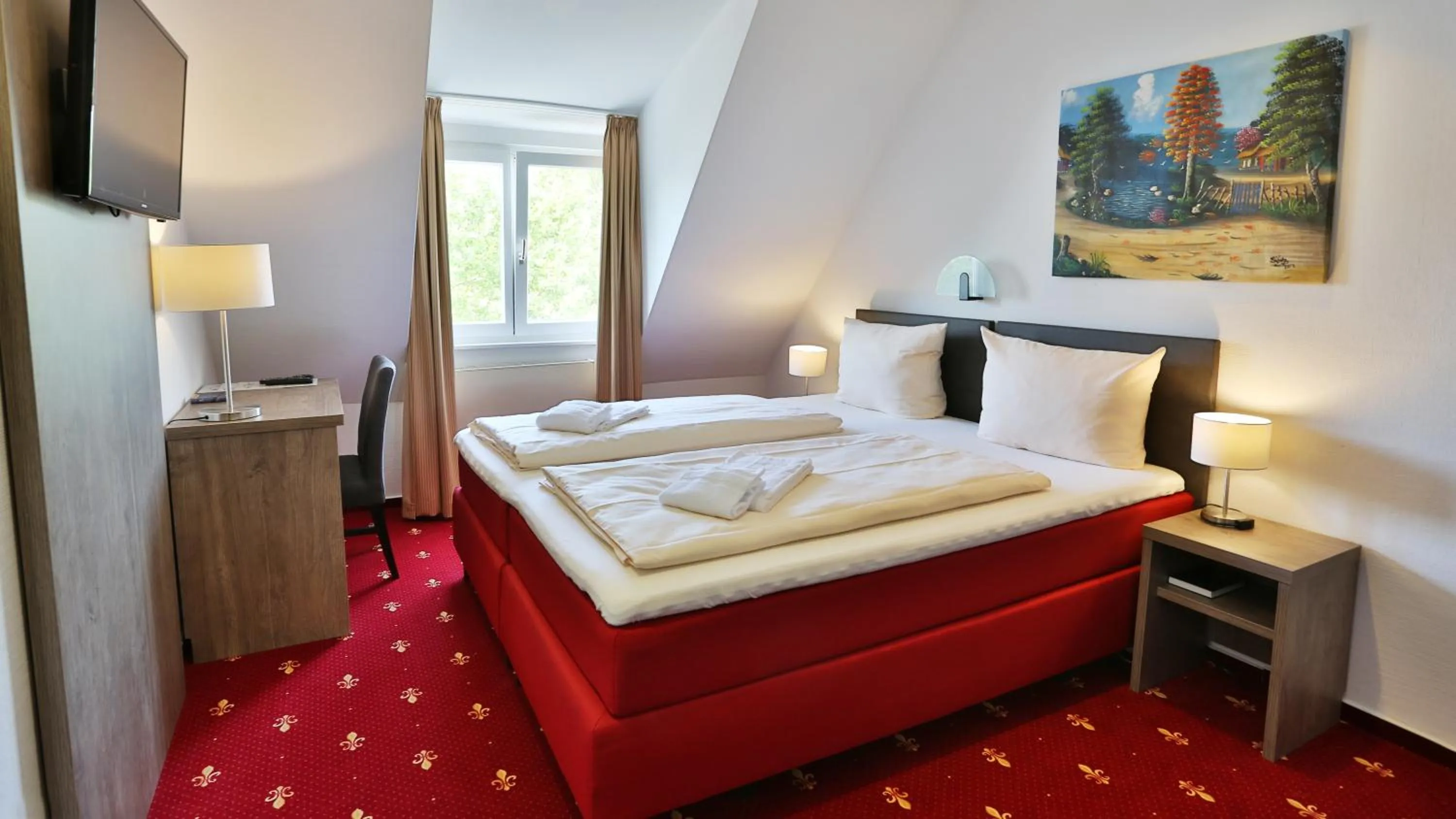 Bedroom, Bed in Hotel Maurer