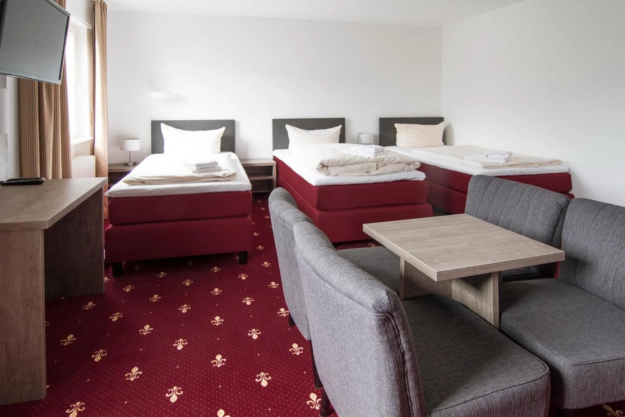 Bedroom, Bed in Hotel Maurer