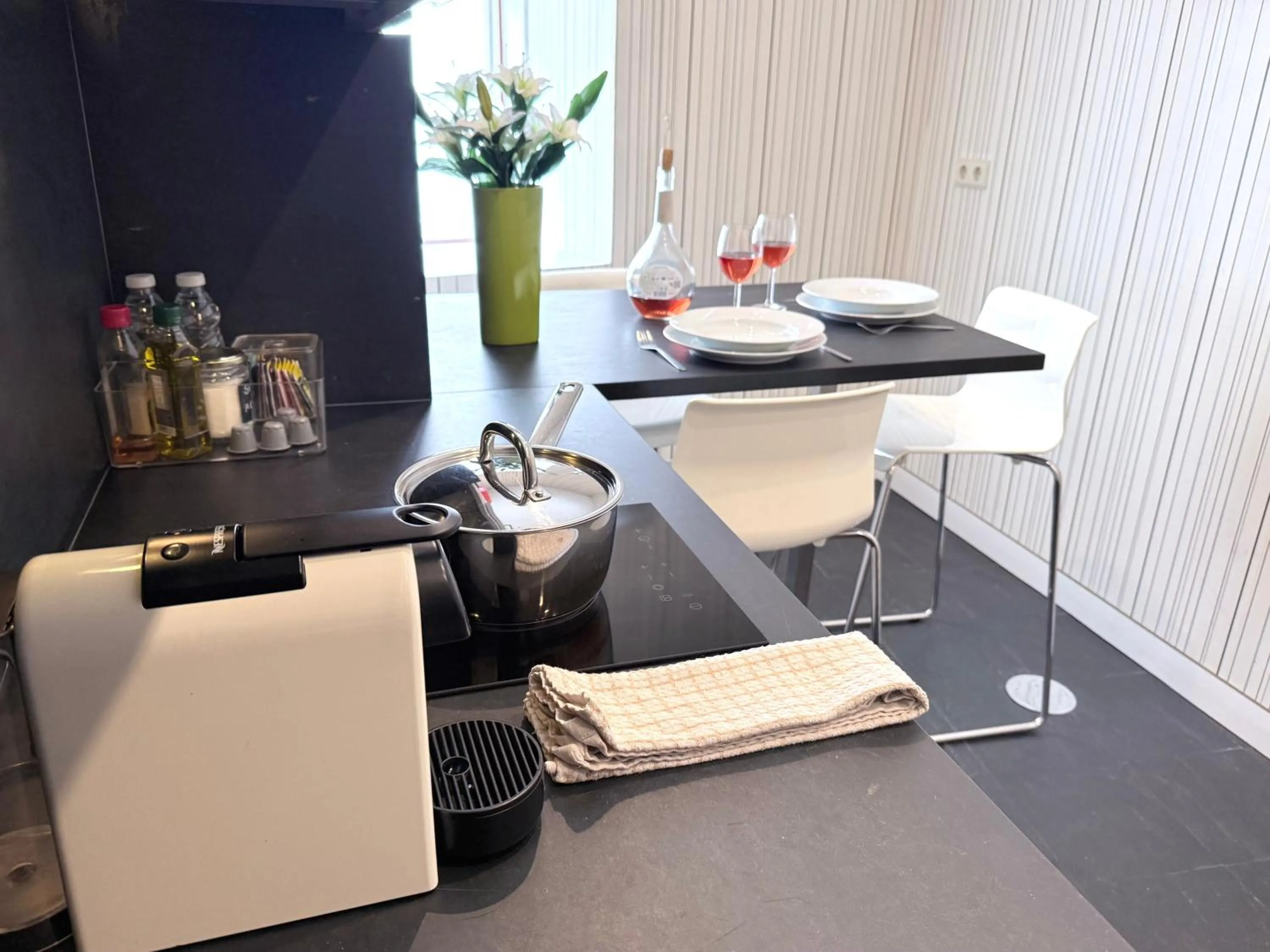 Coffee/tea facilities in Ribeira Cinema Apartments
