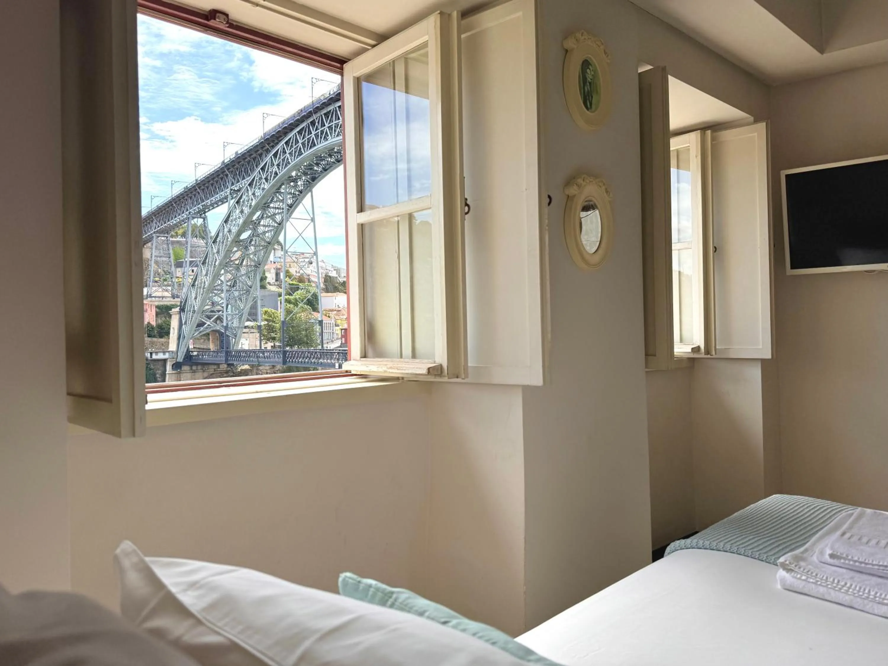 Bed in Ribeira Cinema Apartments