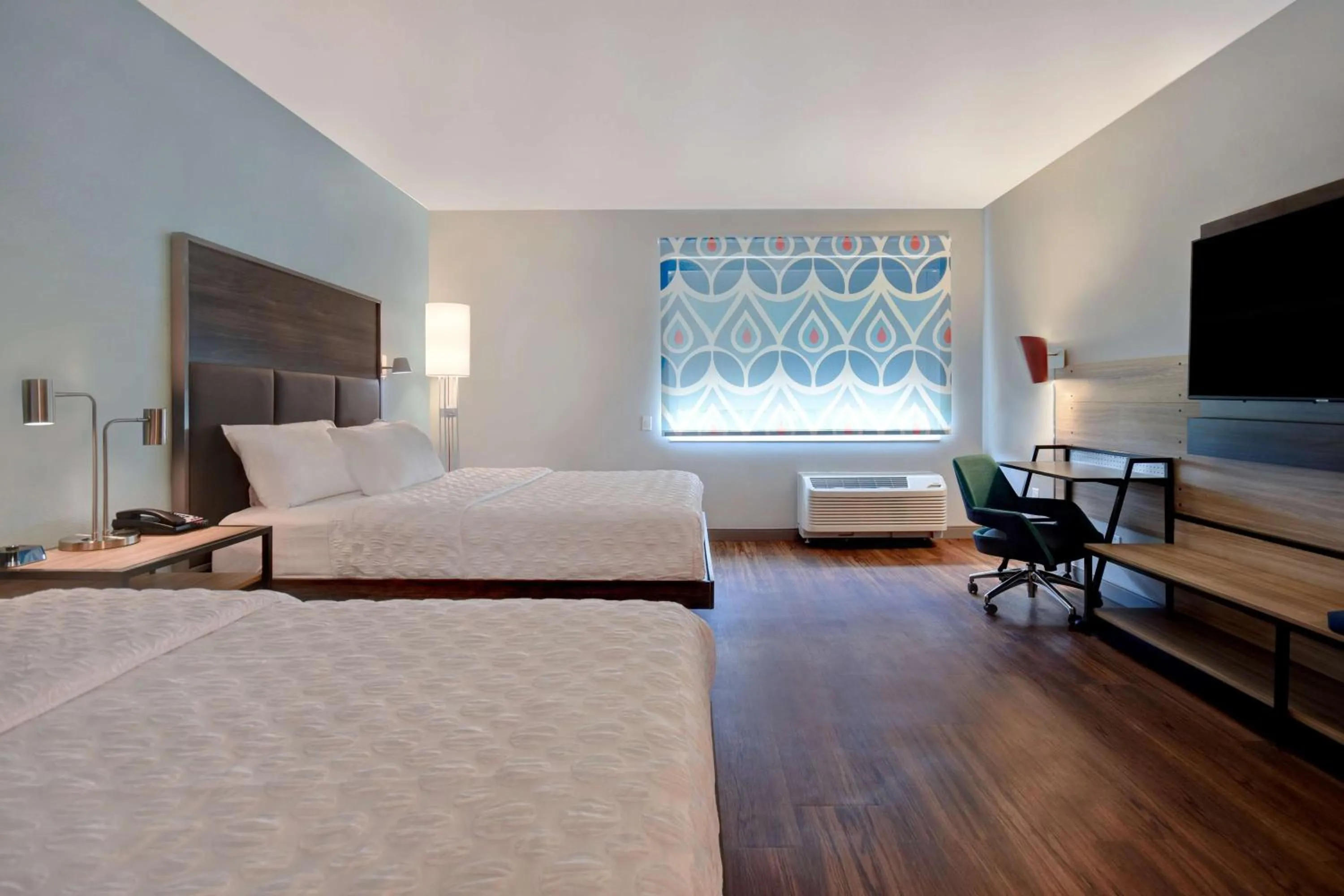 Bed in Tru By Hilton Auburn, In