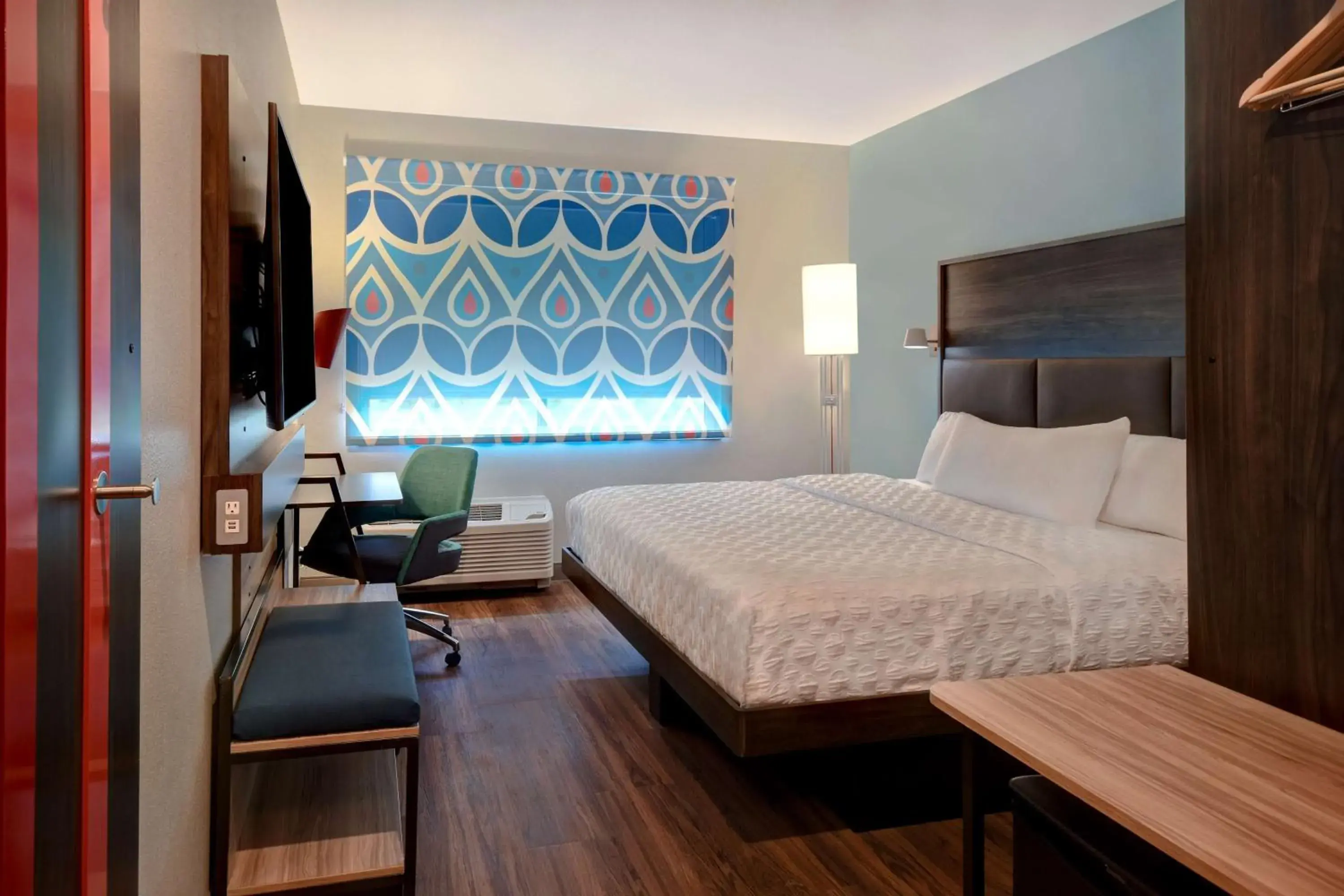 King Room in Tru By Hilton Auburn, In King Room in Tru By Hilton Auburn, In