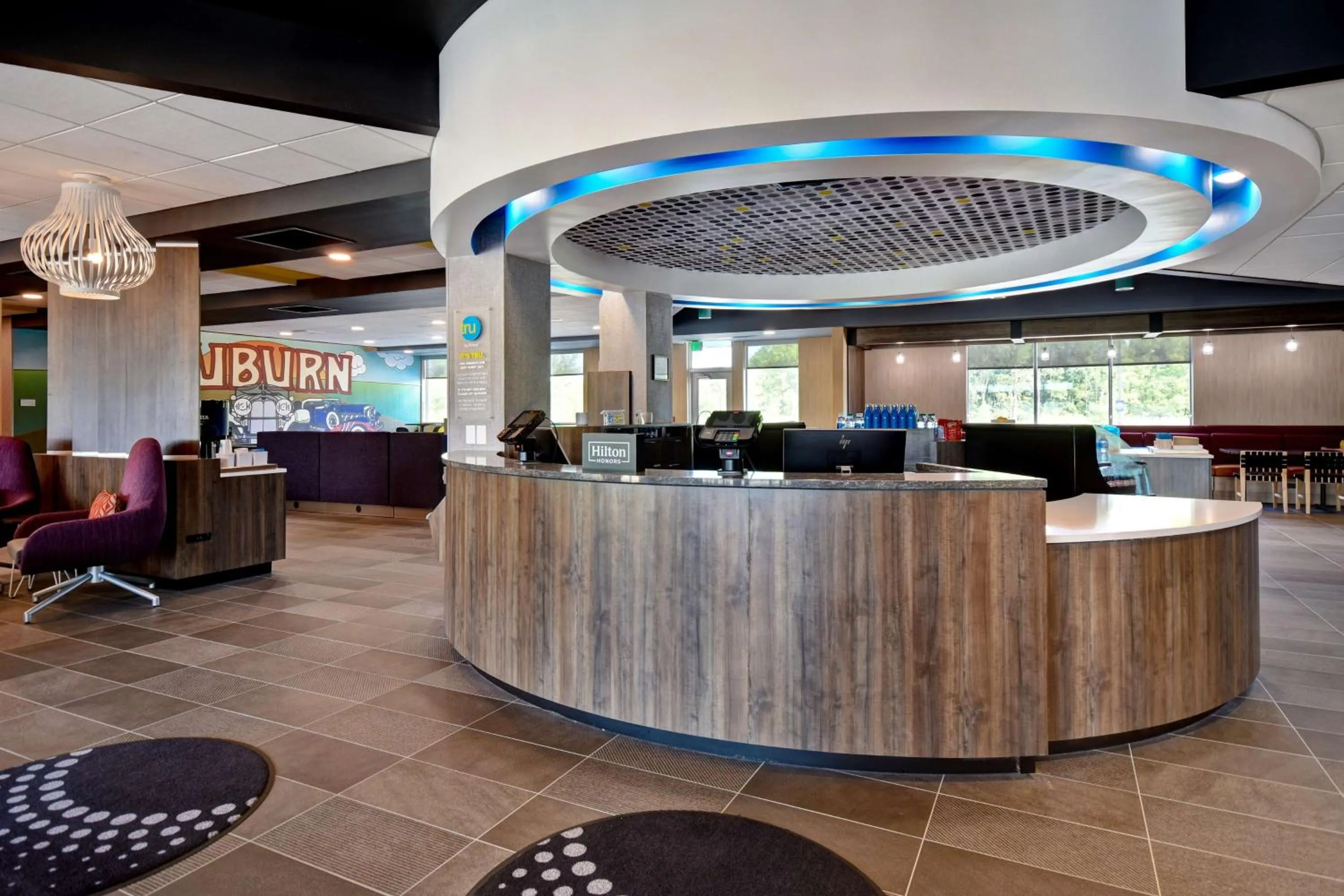 Lobby or reception in Tru By Hilton Auburn, In