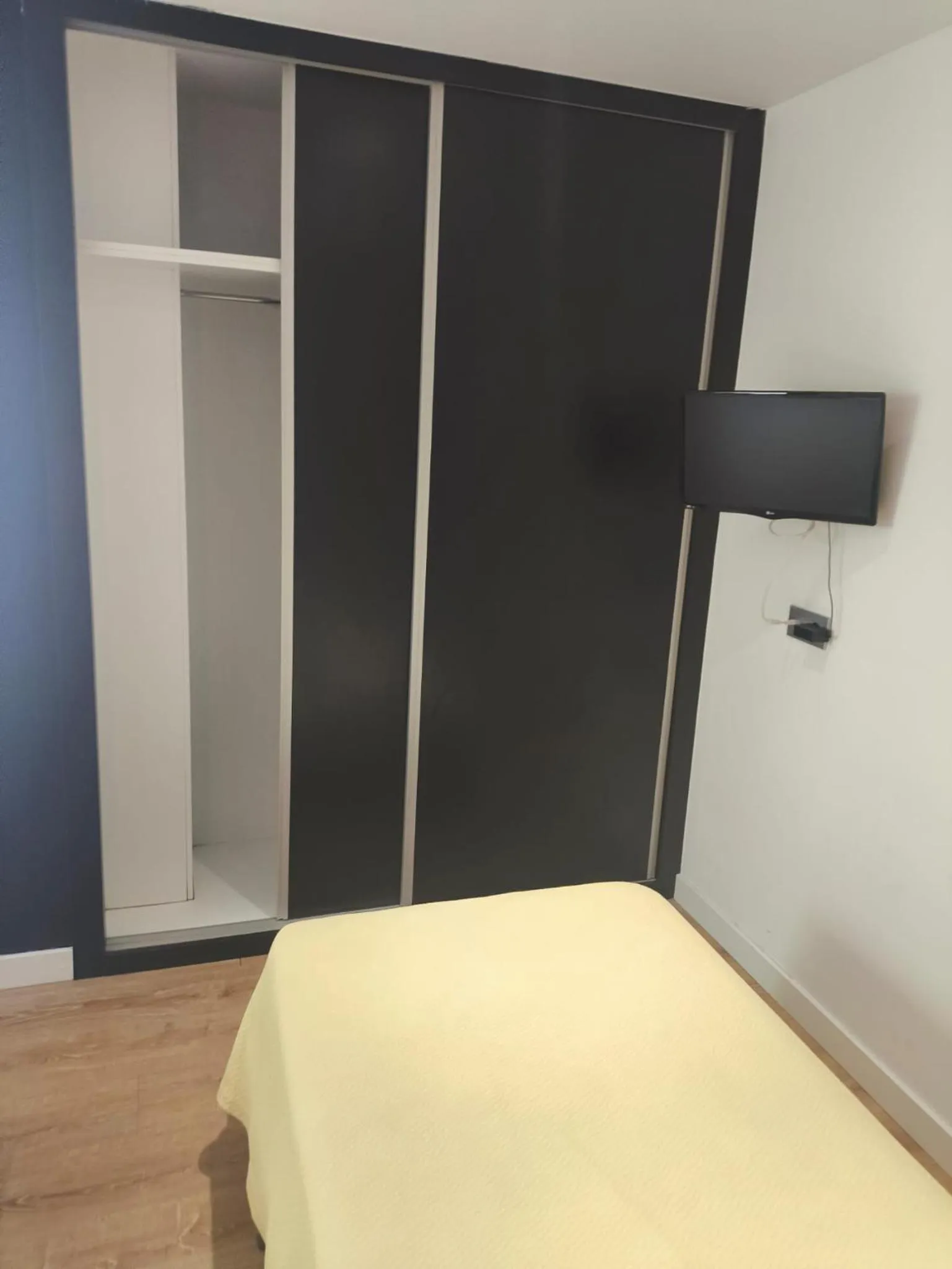 Bed in HOTEL ALCAZAR