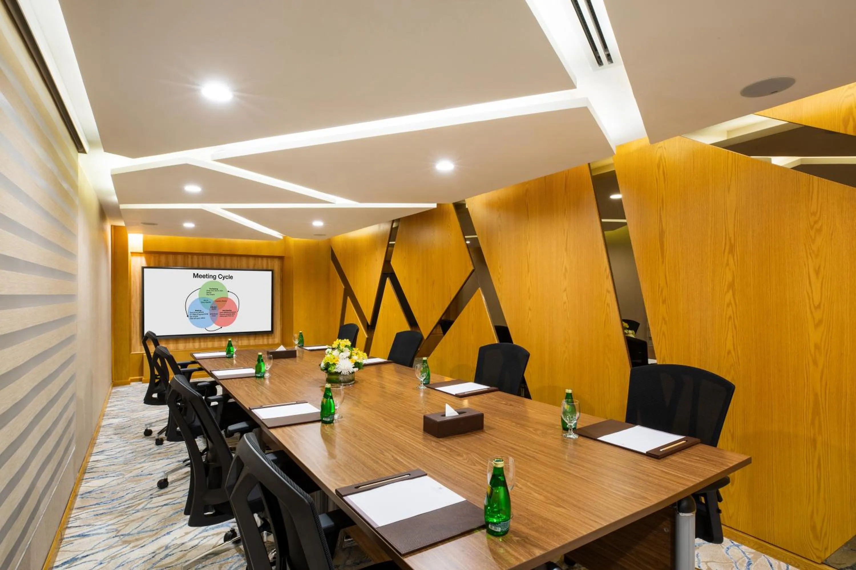 Meeting/conference room in Royal Continental Suites Business Bay - Deluxe Apartments