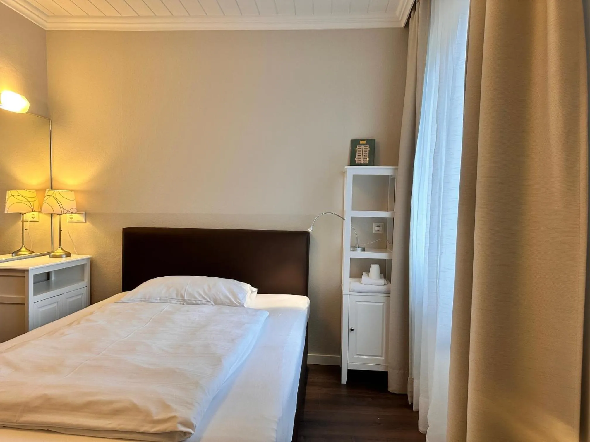 Photo of the whole room, Bed in Hotel Villa Solln - free parking
