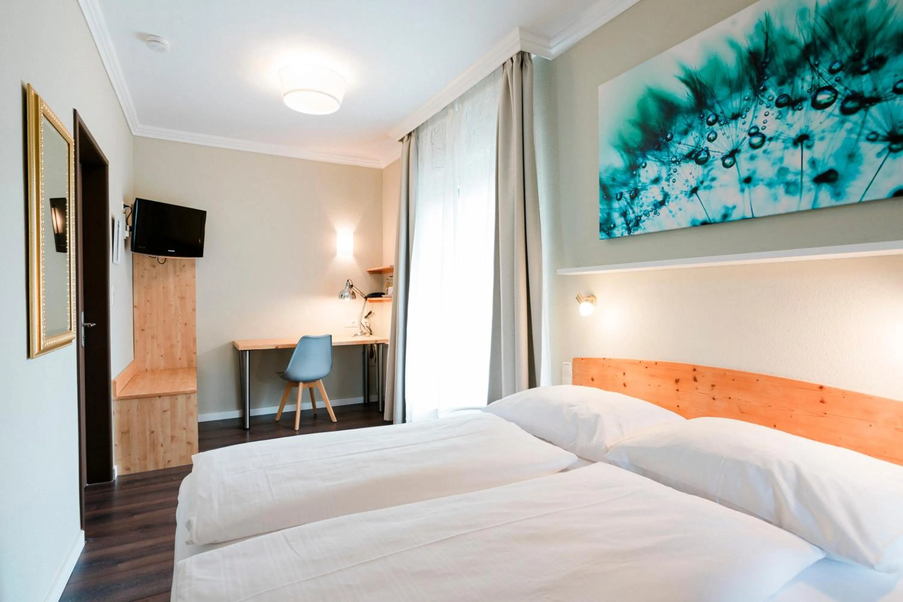 Photo of the whole room, Bed in Hotel Villa Solln - free parking