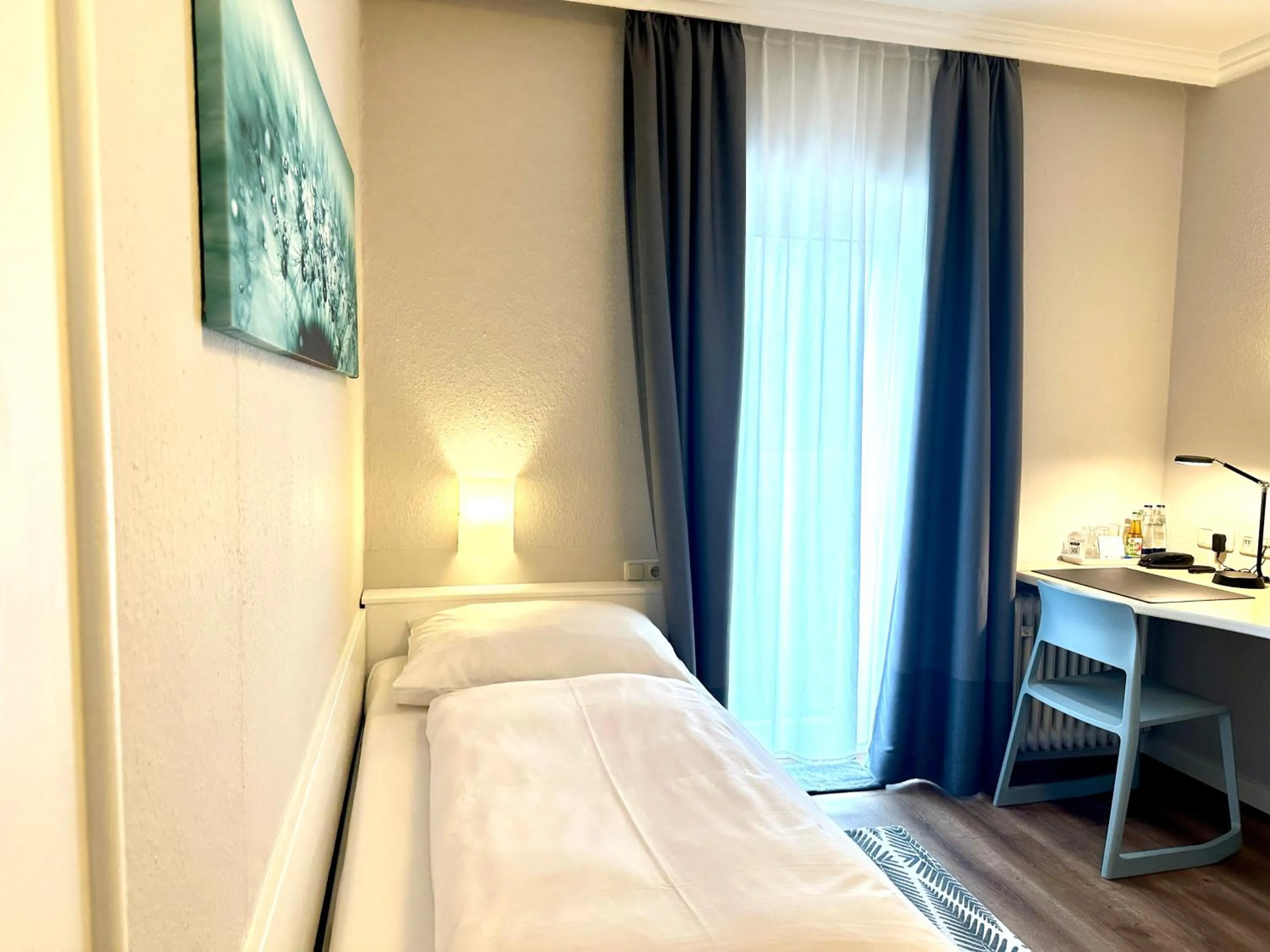 Photo of the whole room, Bed in Hotel Villa Solln - free parking