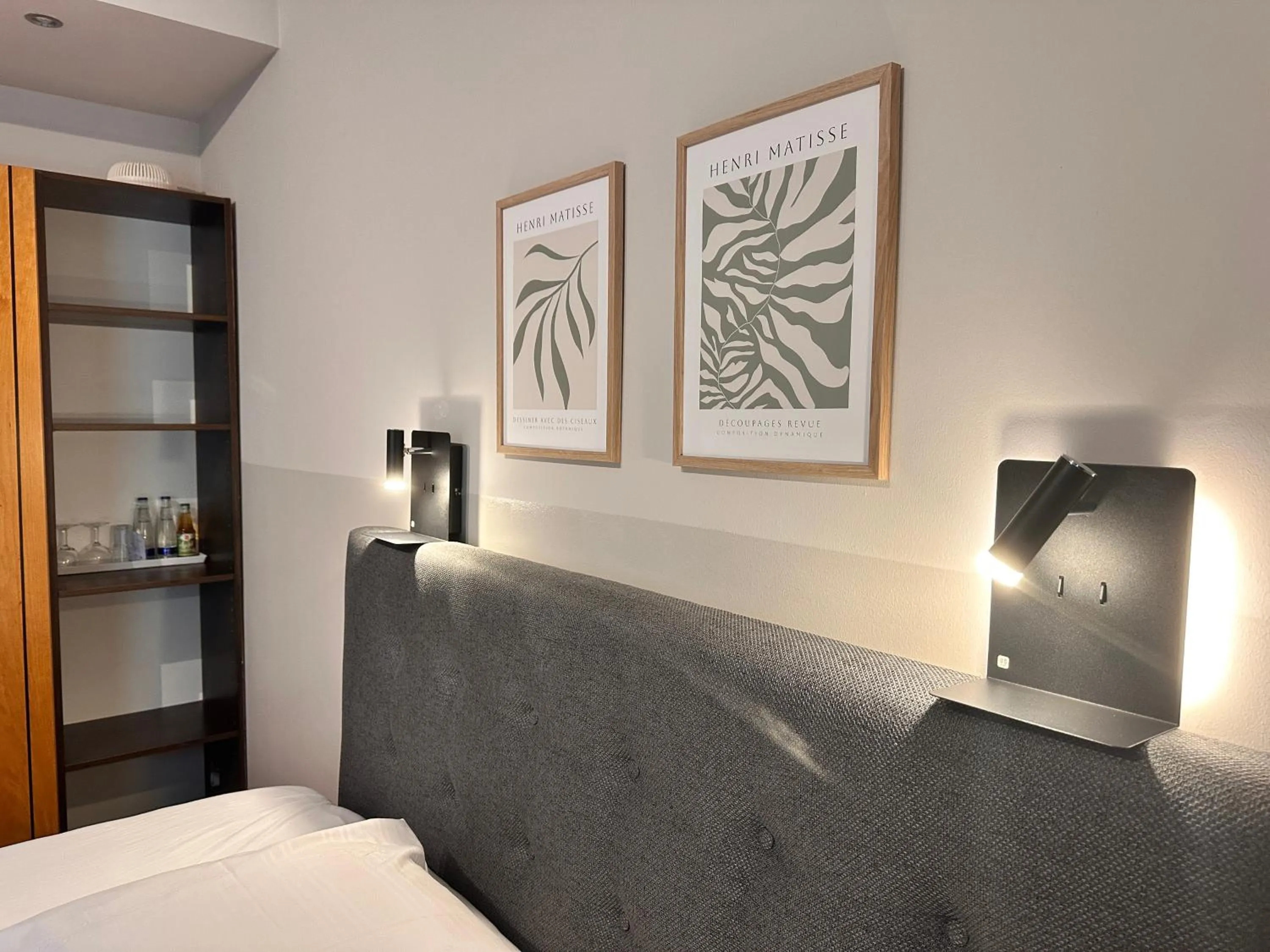 Photo of the whole room, Bed in Hotel Villa Solln - free parking