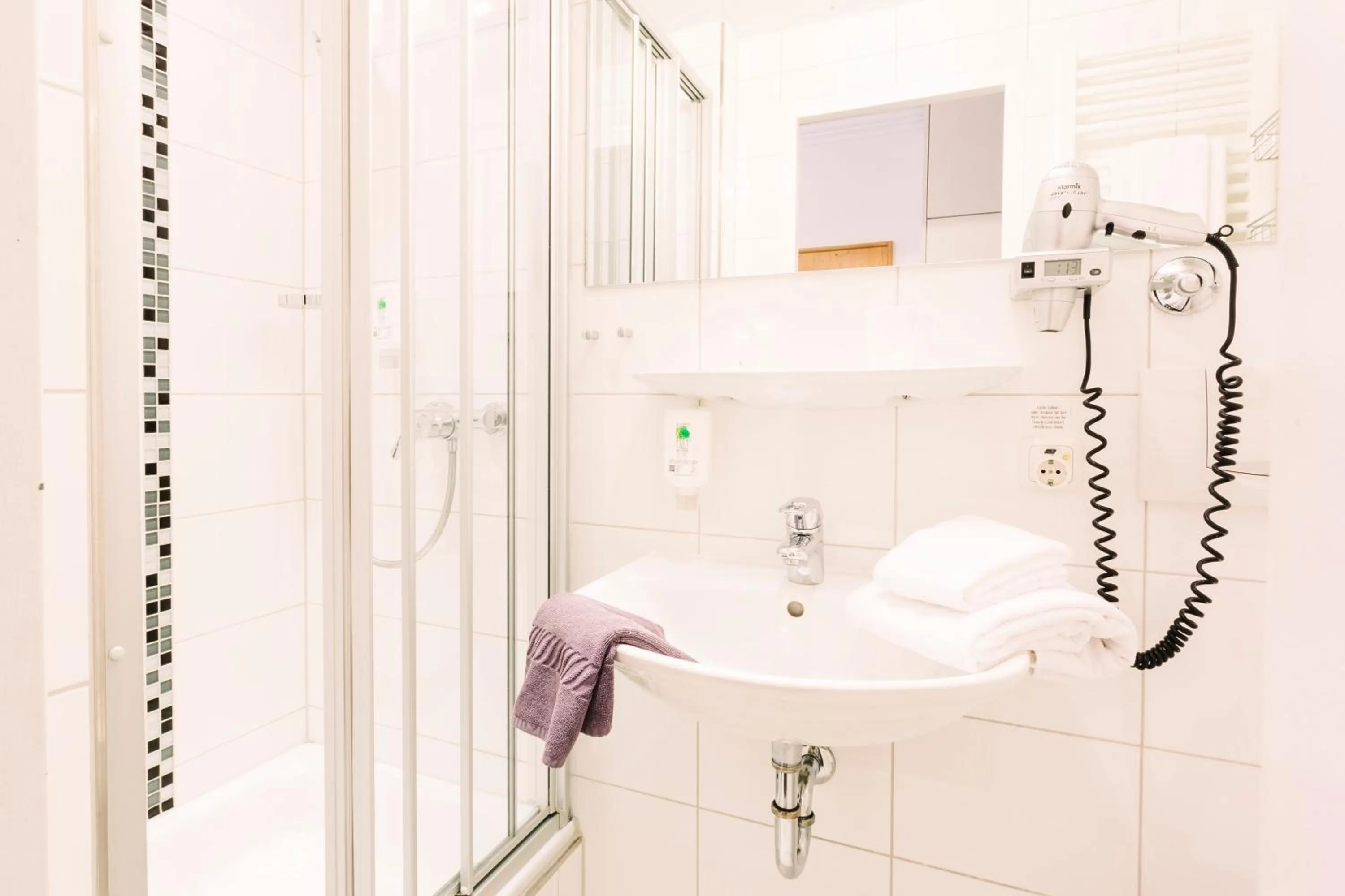 Bathroom in Hotel Villa Solln - free parking