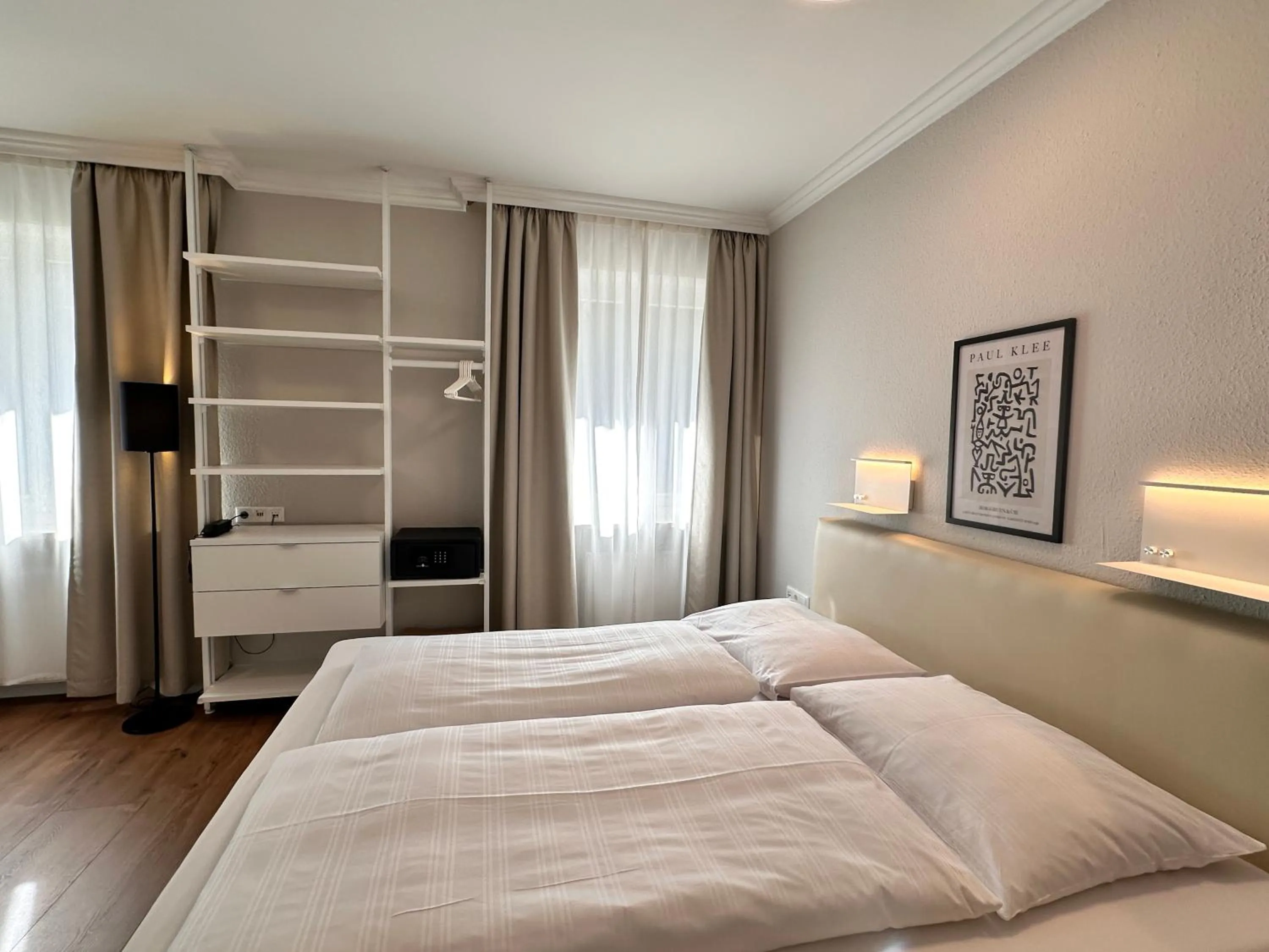 Photo of the whole room, Bed in Hotel Villa Solln - free parking