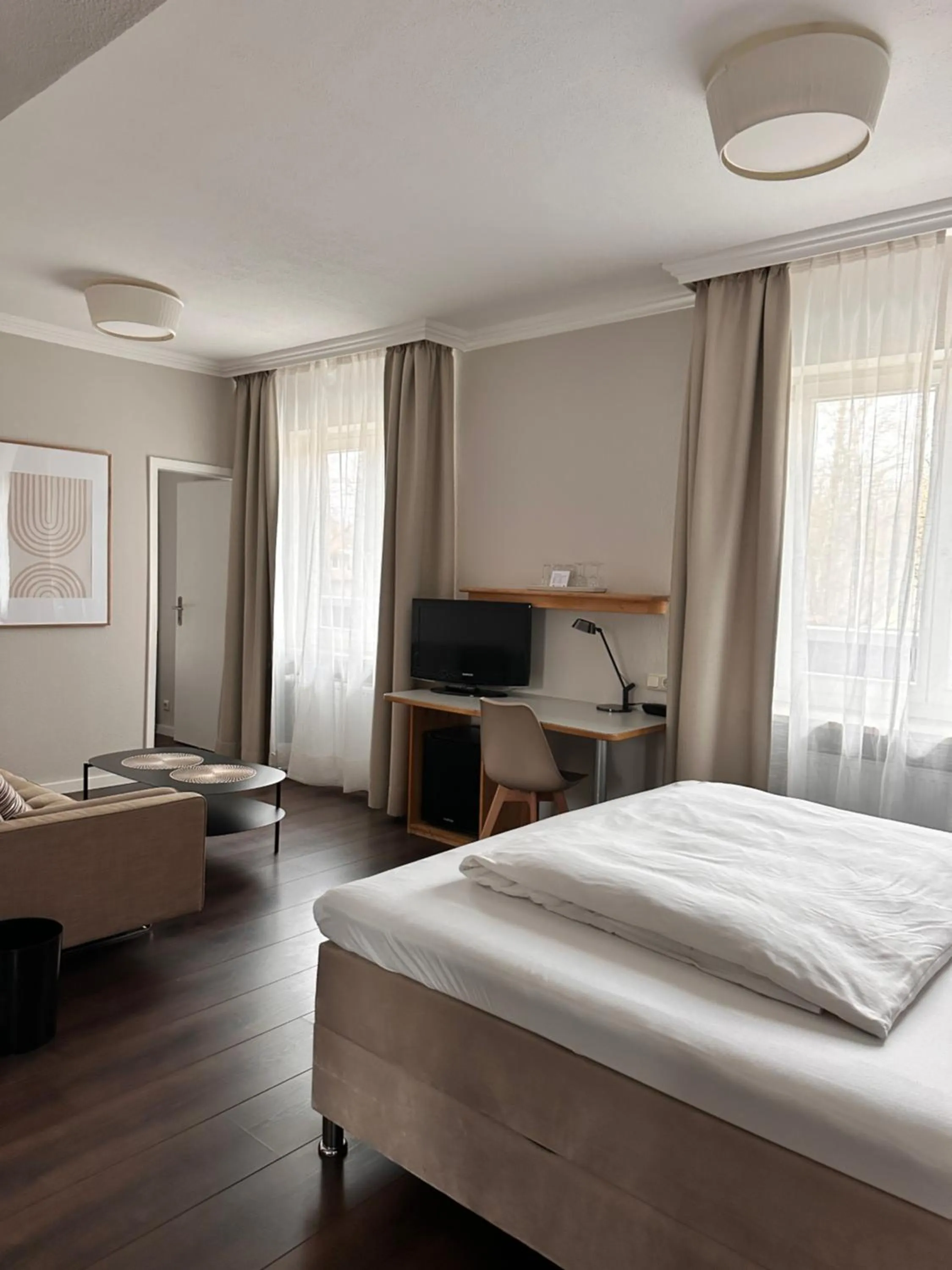 Bed in Hotel Villa Solln - free parking