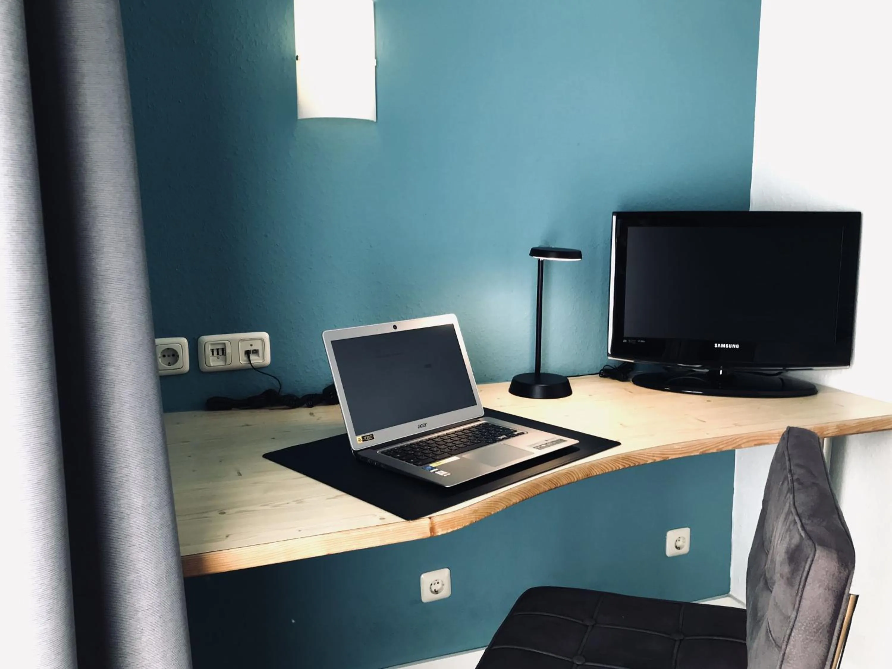 TV and multimedia in Hotel Villa Solln - free parking