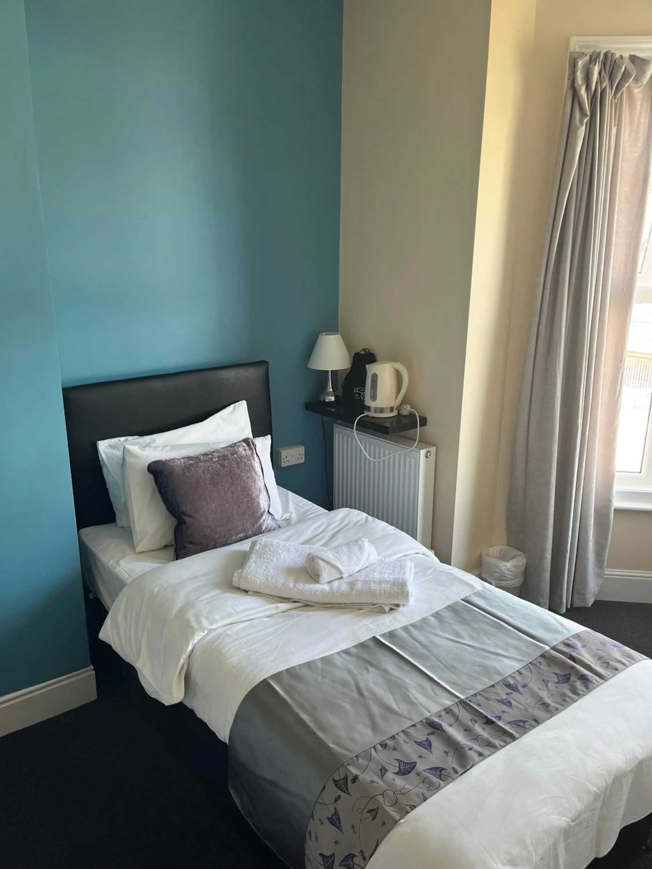 Bed in The Harp Freehouse and Guesthouse