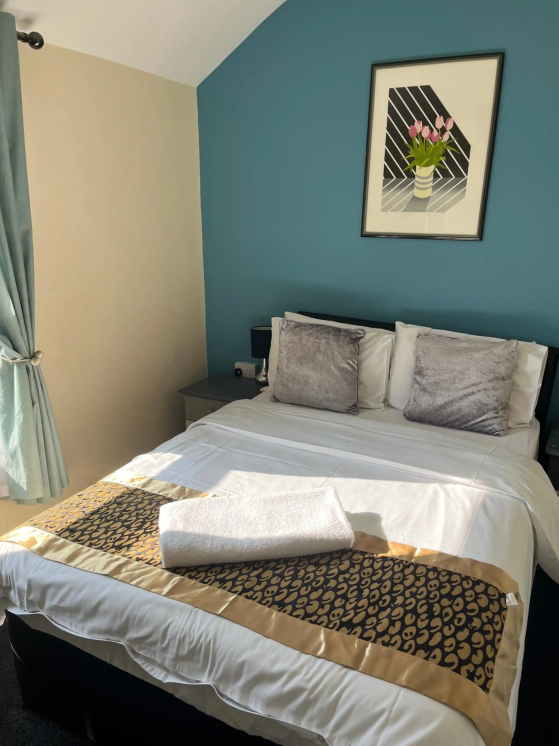 Bed in The Harp Freehouse and Guesthouse