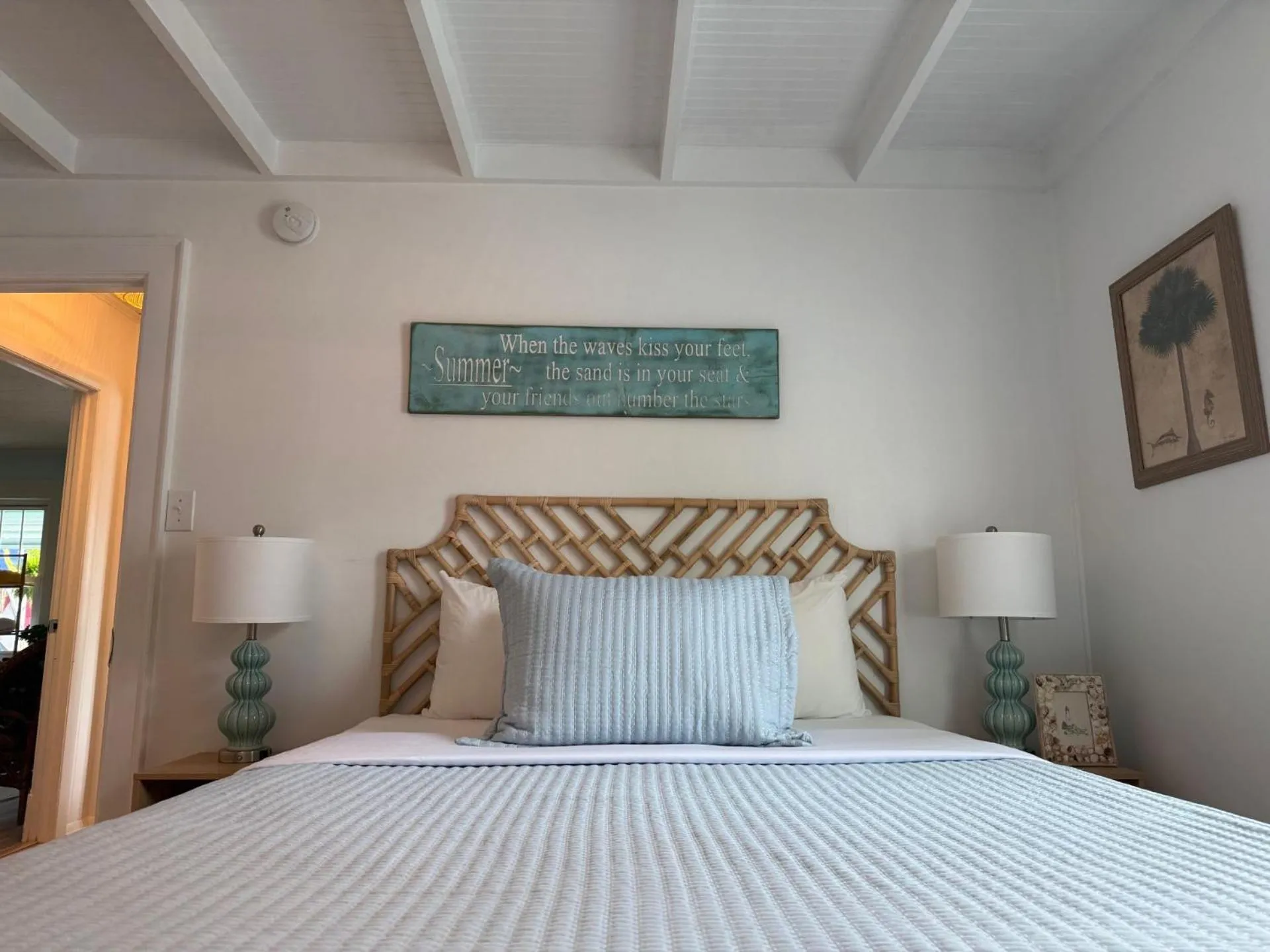 Bed in Island Guesthouse and Motel OBX