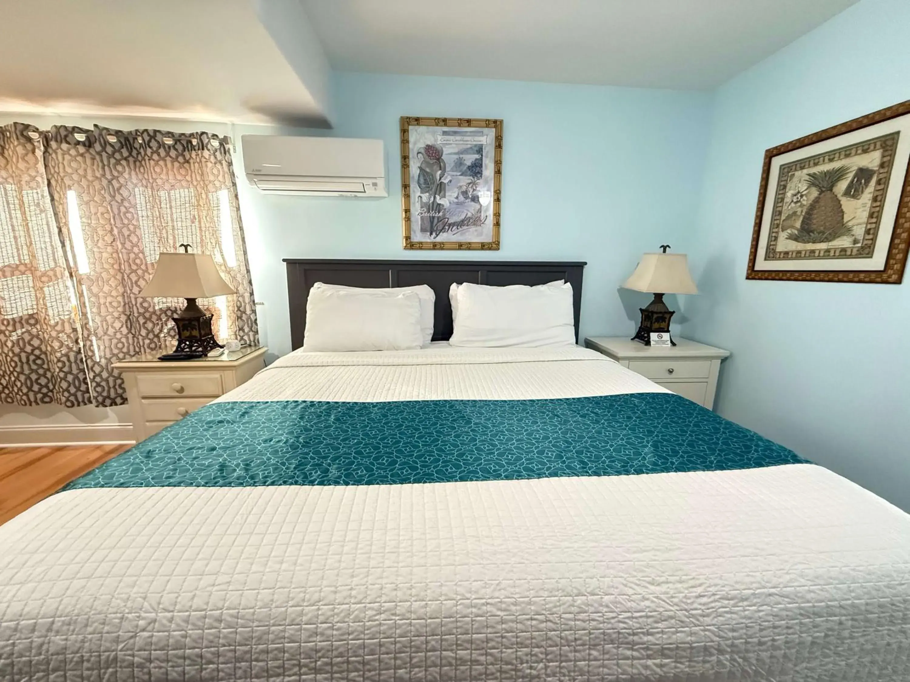 Standard King Room in Island Guesthouse and Motel OBX Standard King Room in Island Guesthouse and Motel OBX