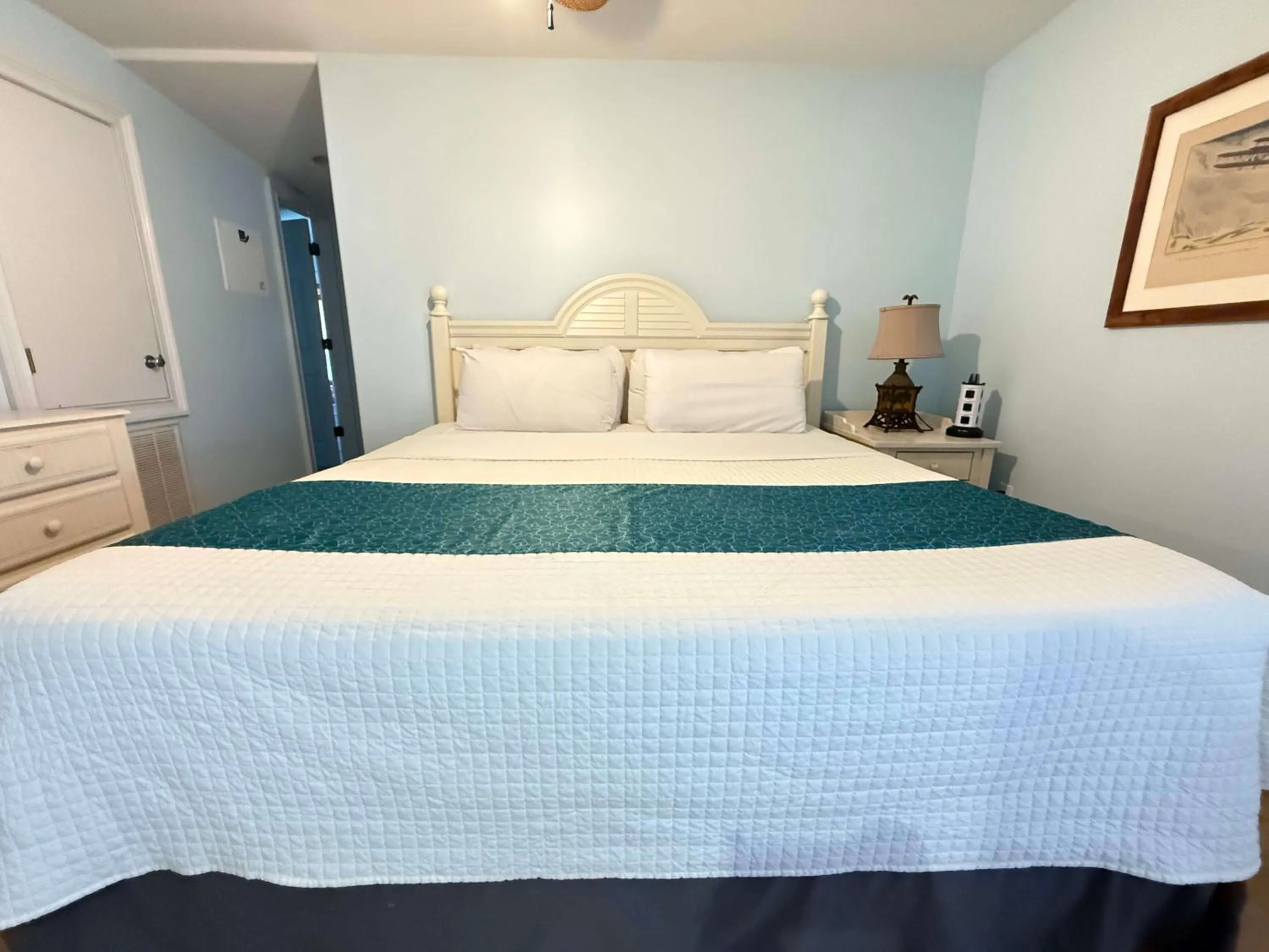 Bed in Island Guesthouse and Motel OBX