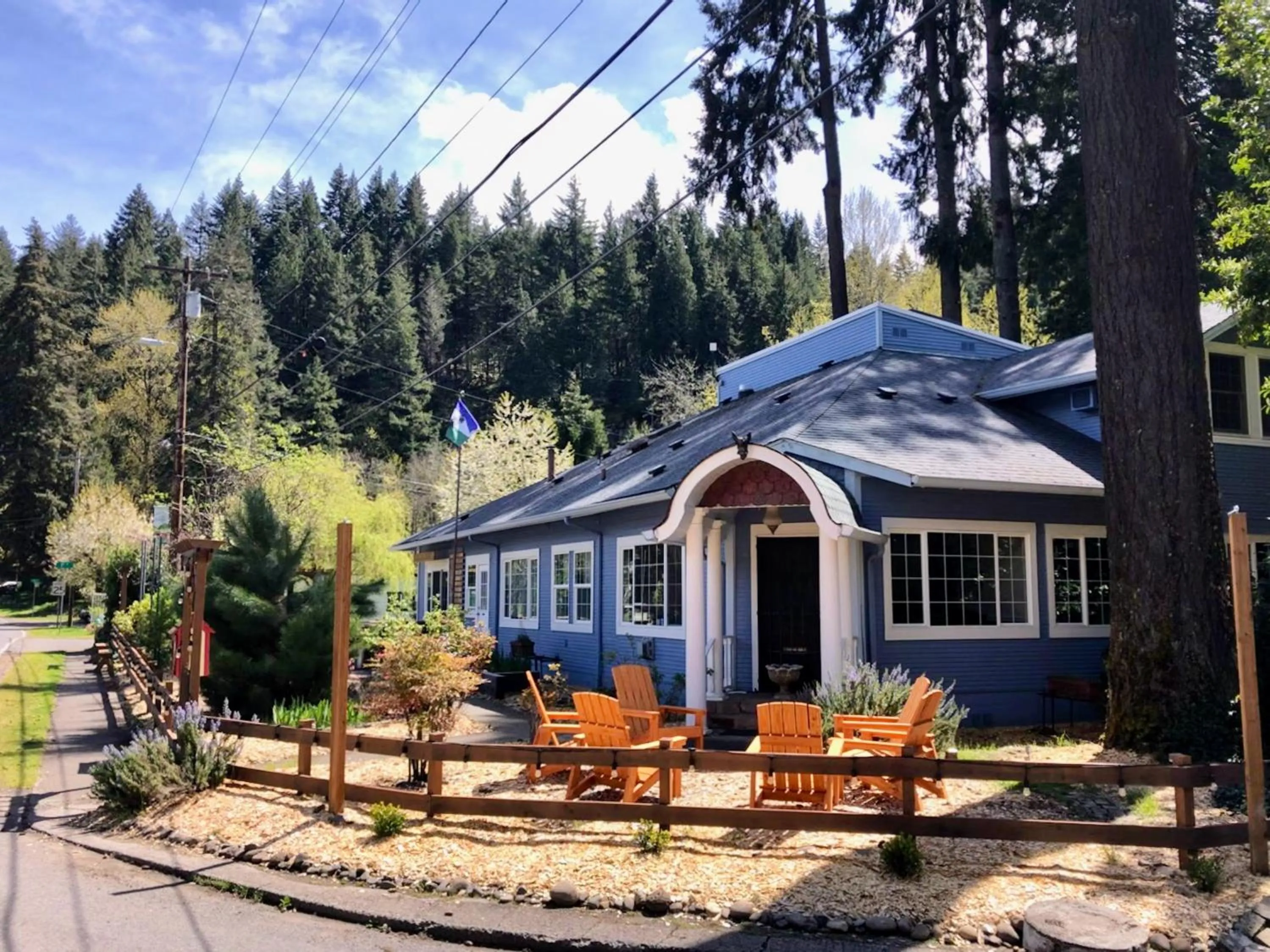 Westfir Lodge & Mountain Market