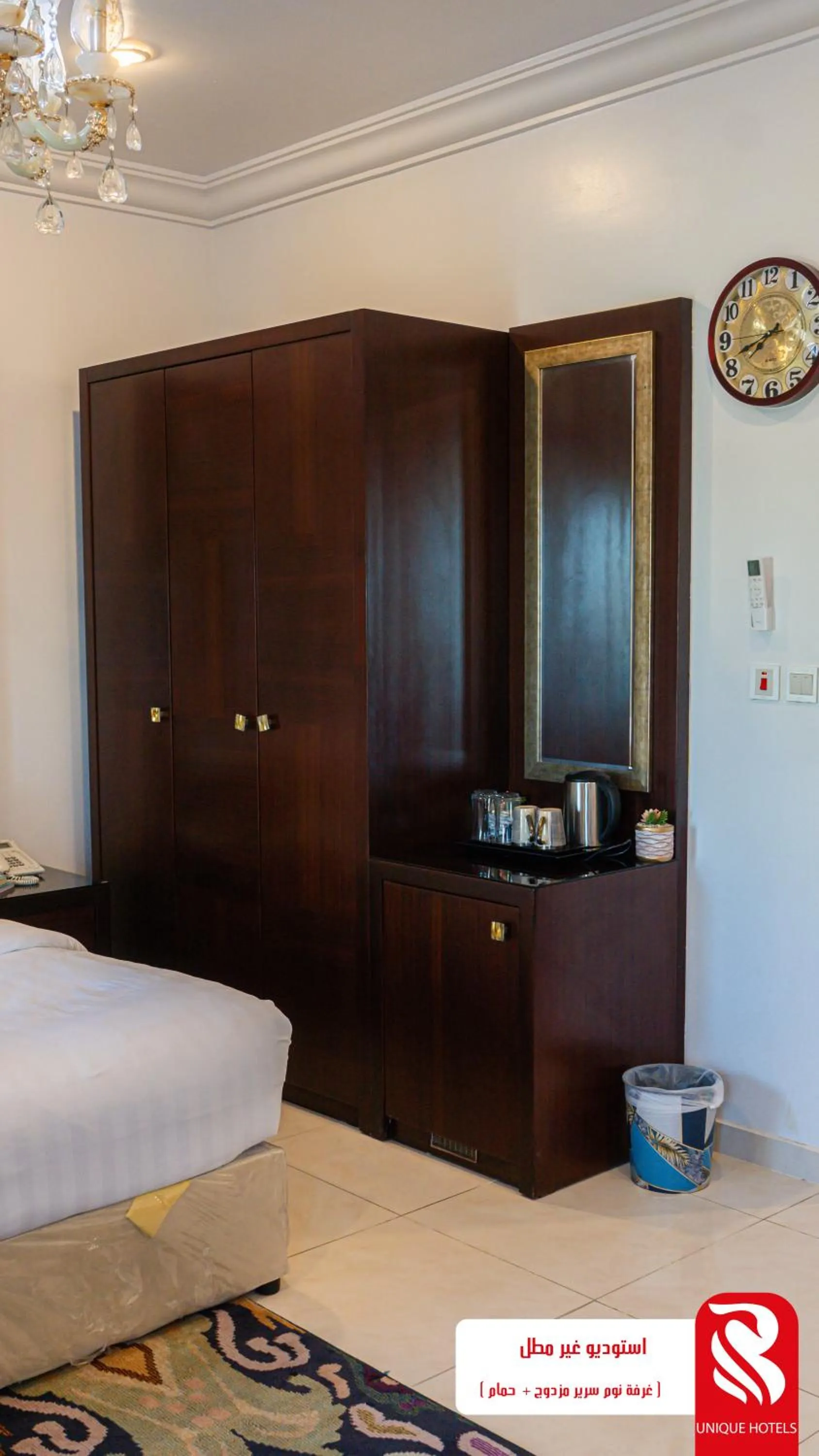 Property building, Bed in Al Andalus Tolen Hotel