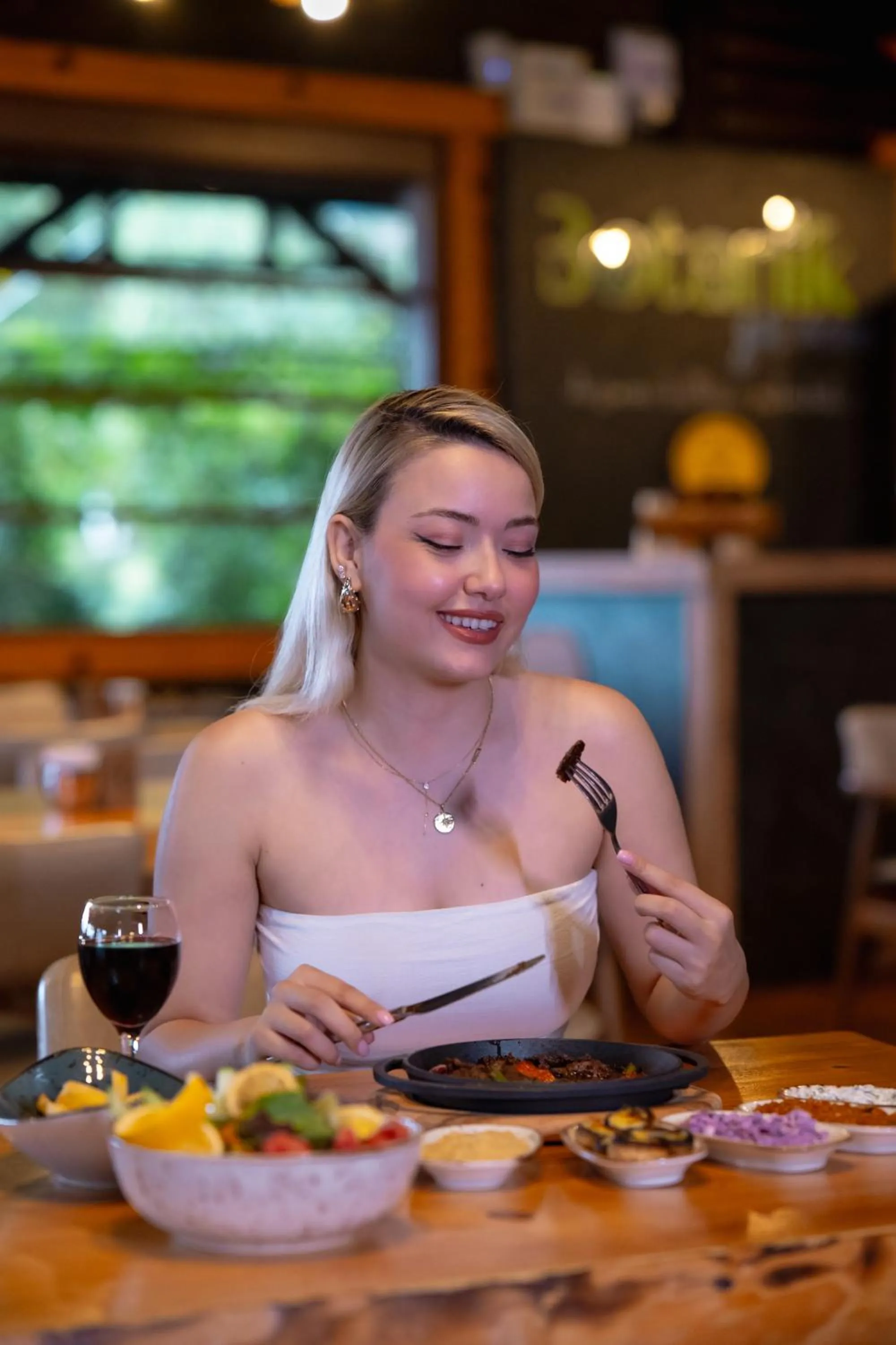 Restaurant/places to eat in Botanik Göl Evleri