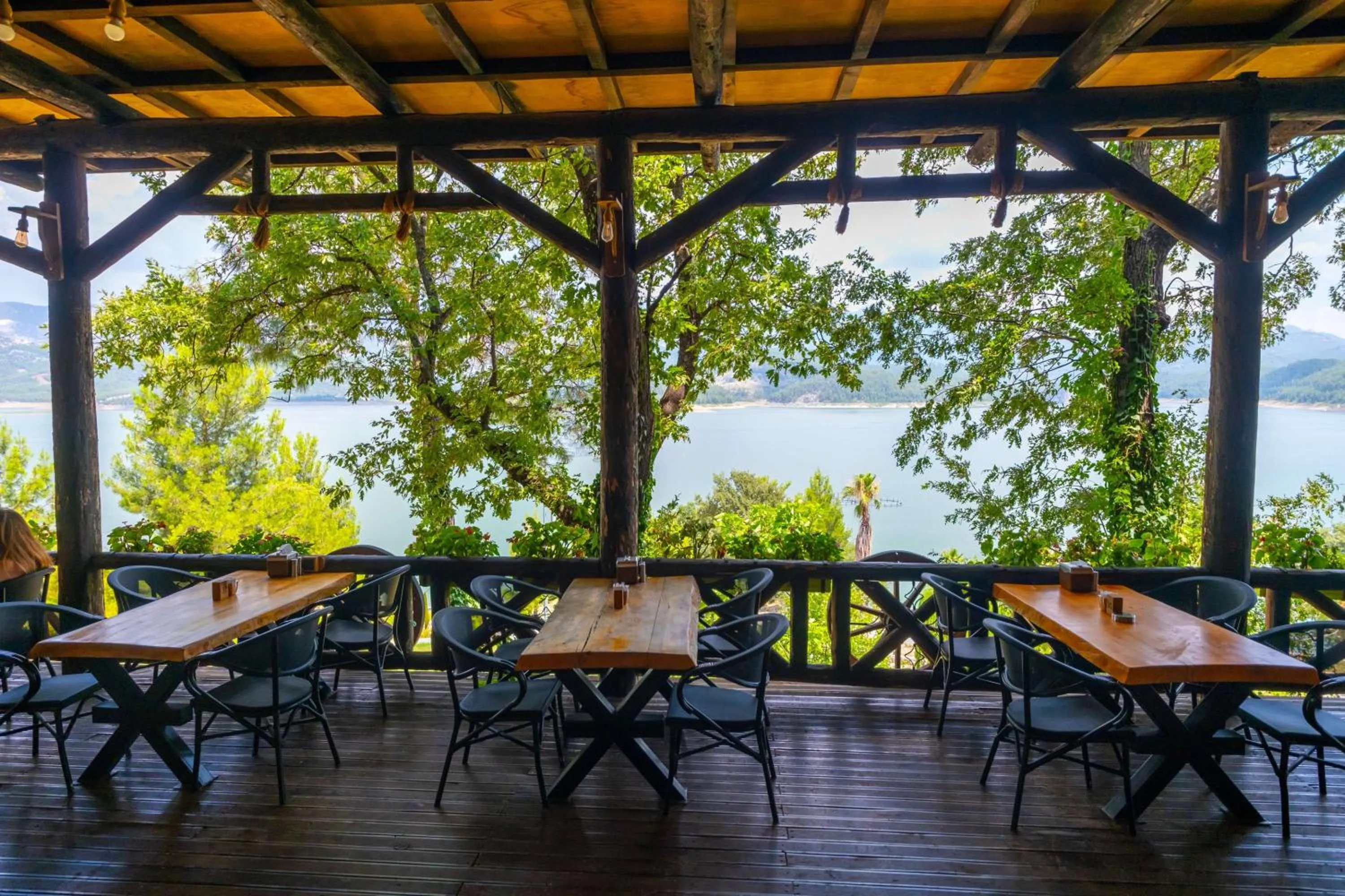 Restaurant/places to eat in Botanik Göl Evleri